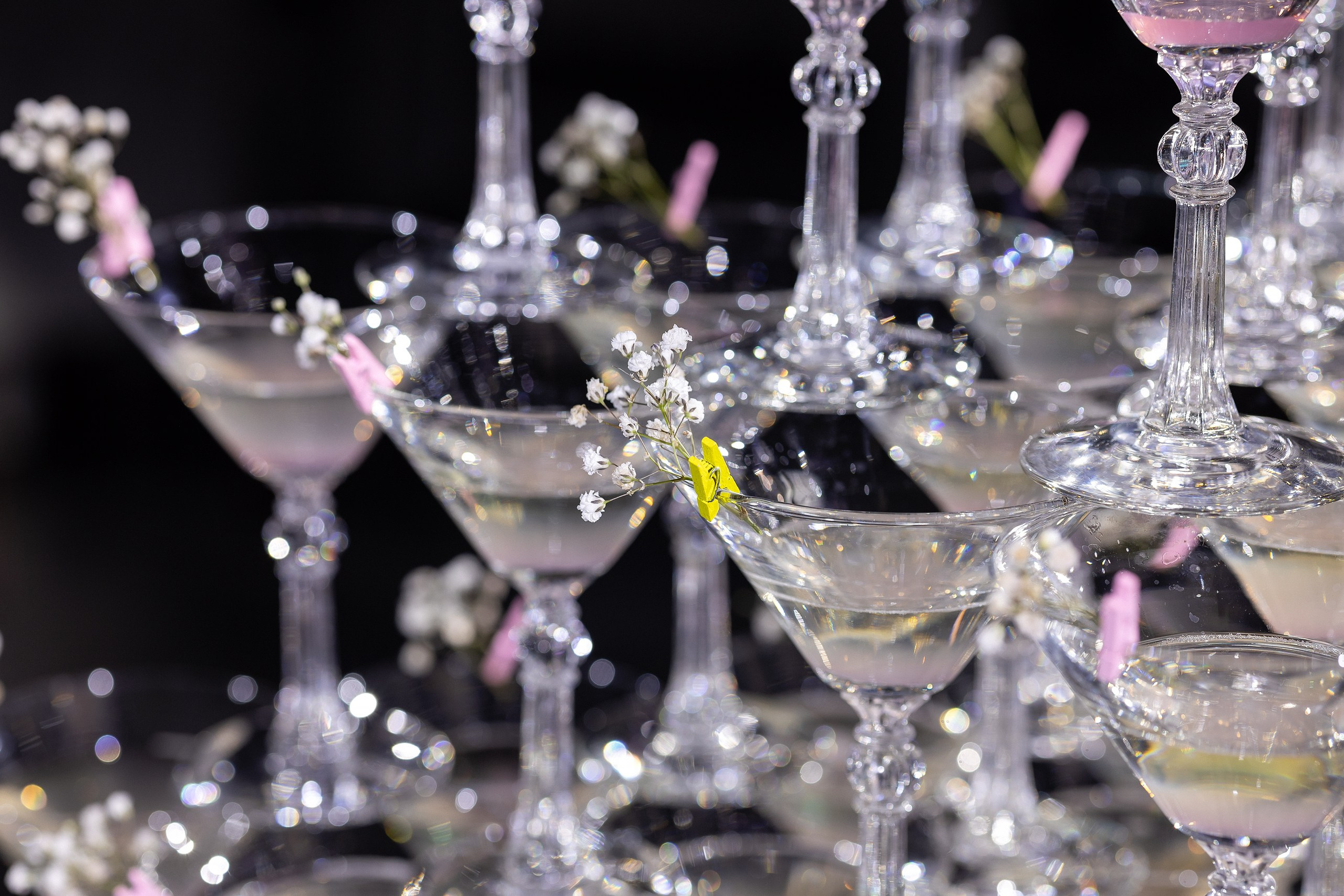 Ошибки в декоре президиума и столов гостей на свадьбе — советы свадебного фотографа в Самаре