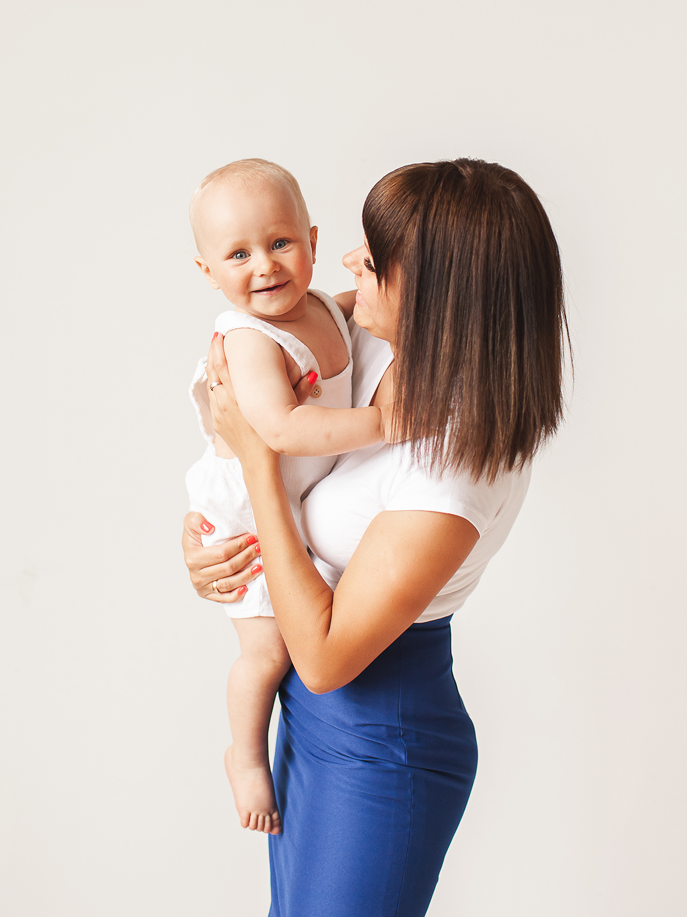 Первый день рождения малыша с тортиком и флажками. Детский фотограф в Самаре