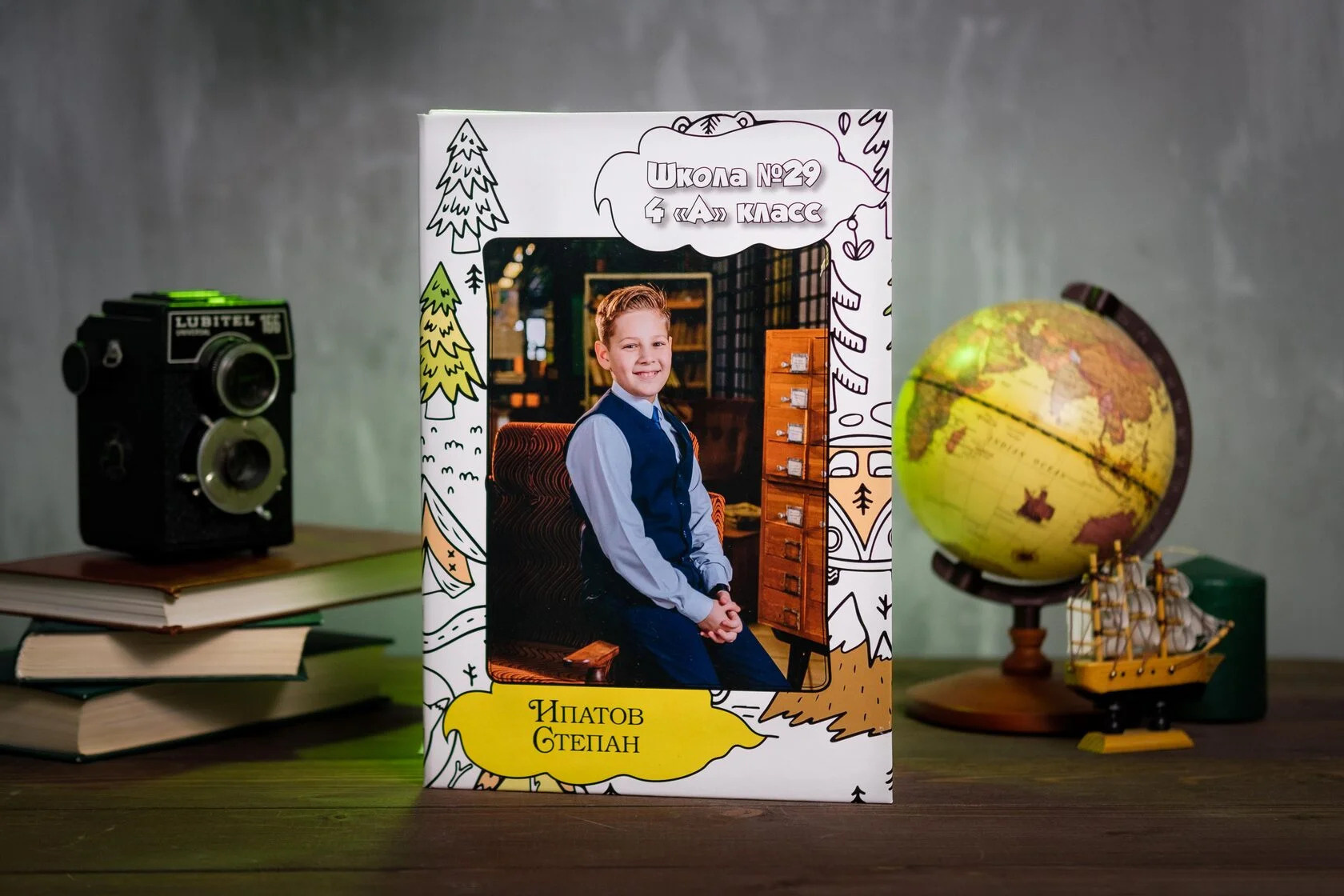 Выпускные фотоальбомы. Фотограф Николай Селуков