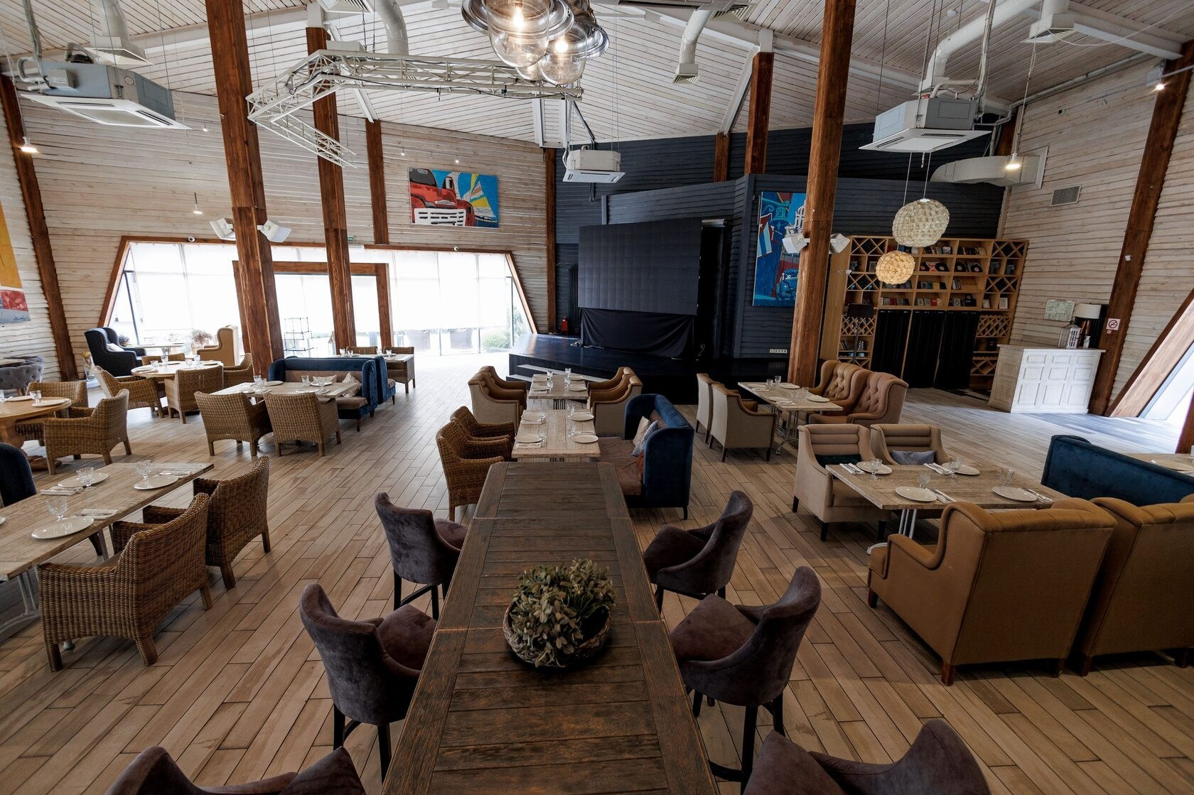 Ресторан Солнечный в Ростове-на-Дону фото зала