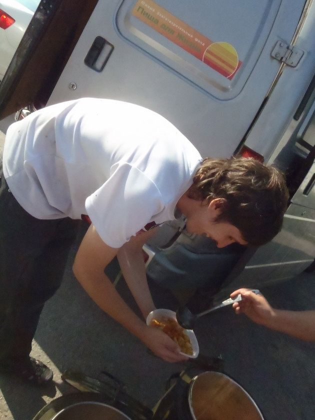 Раздача питания на Эко-фестивале 31 августа. Пища для Жизни