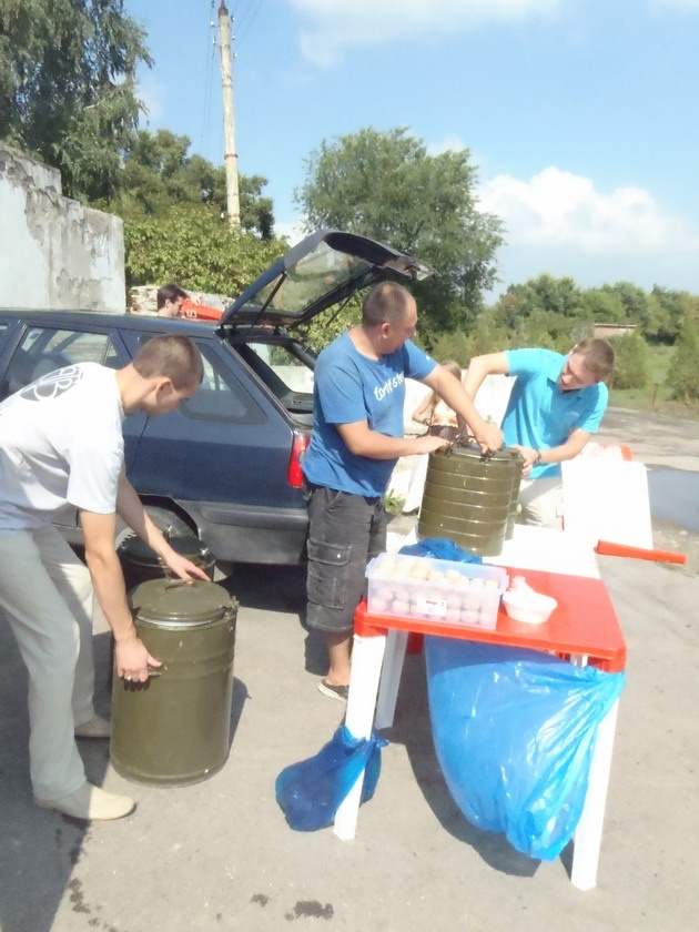 Раздача питания на Эко-фестивале 31 августа. Пища для Жизни