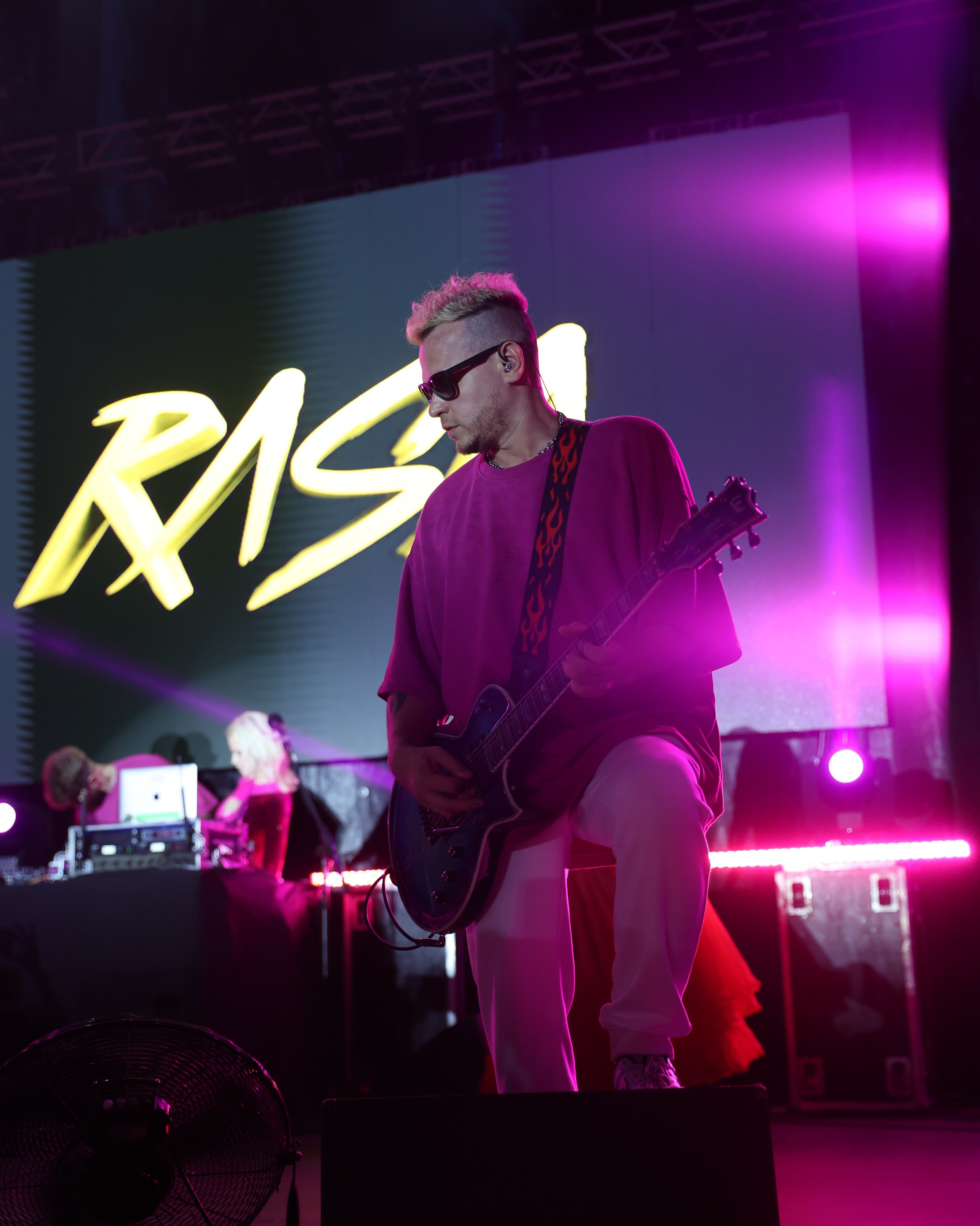 Контакты. Репортажный и мужской фотограф в Краснодаре. Фотограф в Краснодаре