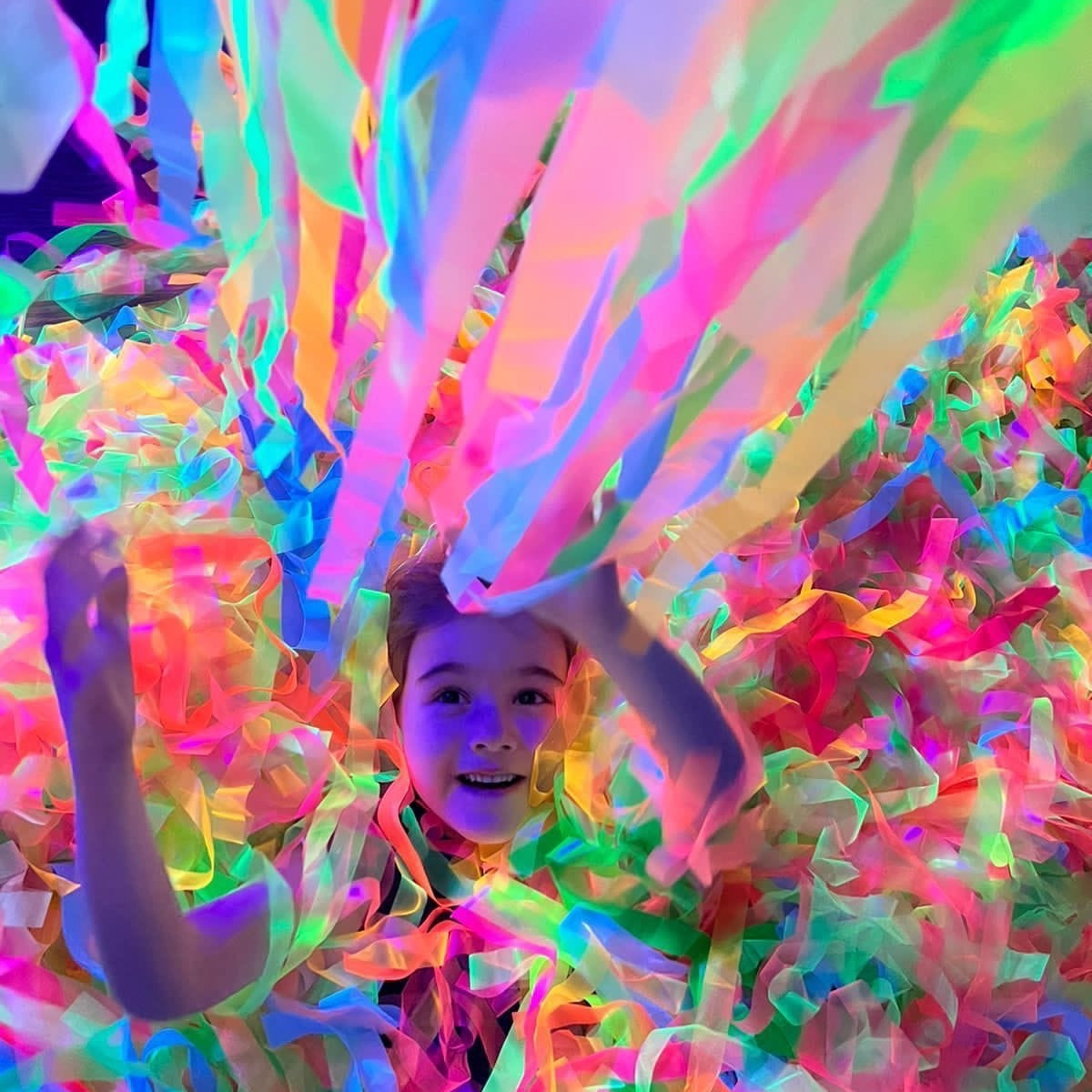 Неоновые зернышки. Семейные и детские праздники Домодедово Арт Студия красок BeFun