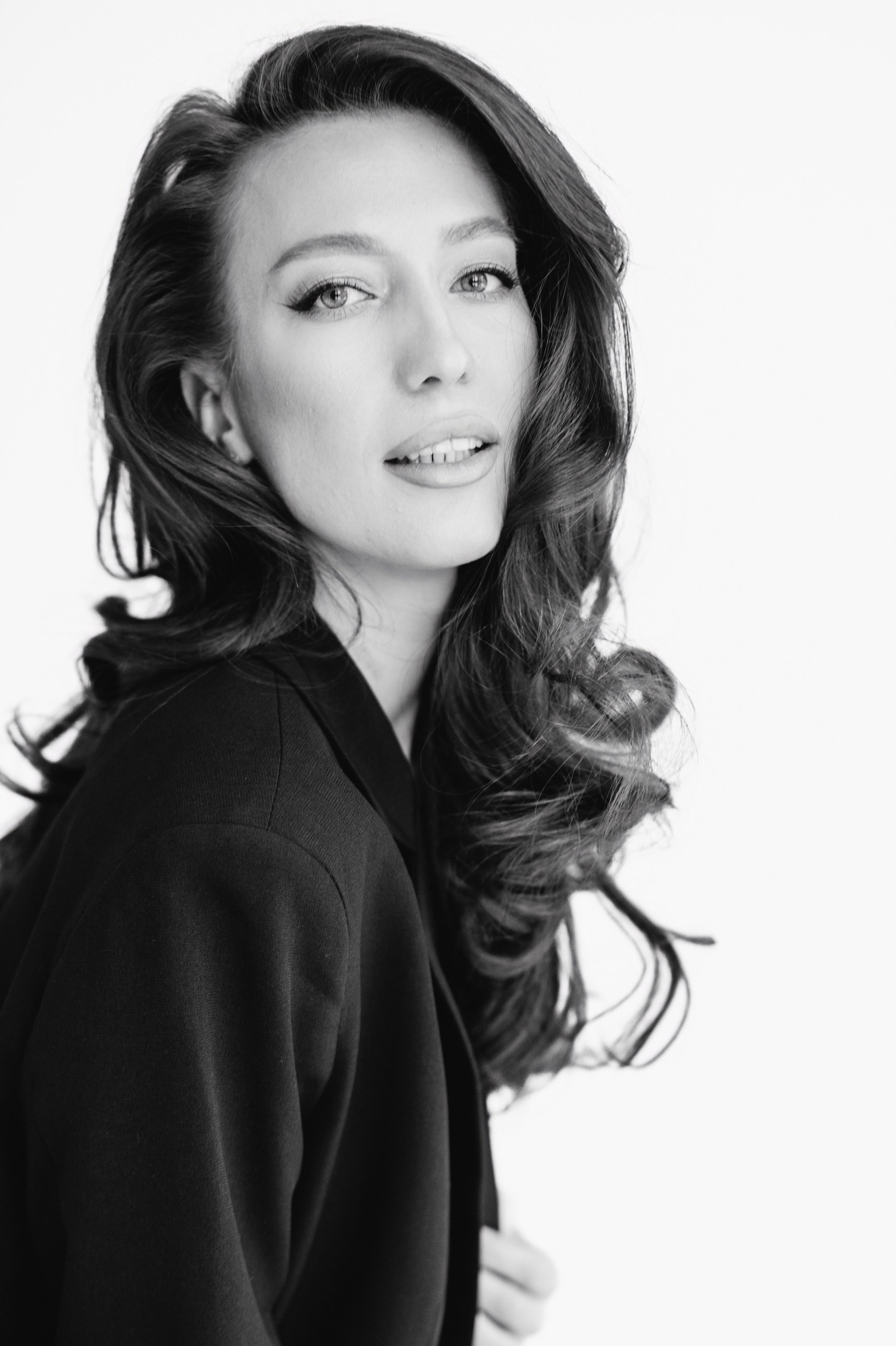 Свадебный визажист и стилист по прическам в Москве