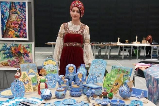 Международный форум-выставка «Руками Женщины» в Страсбурге. Сувениры и подарки с Ордынской росписью | Новосибирск