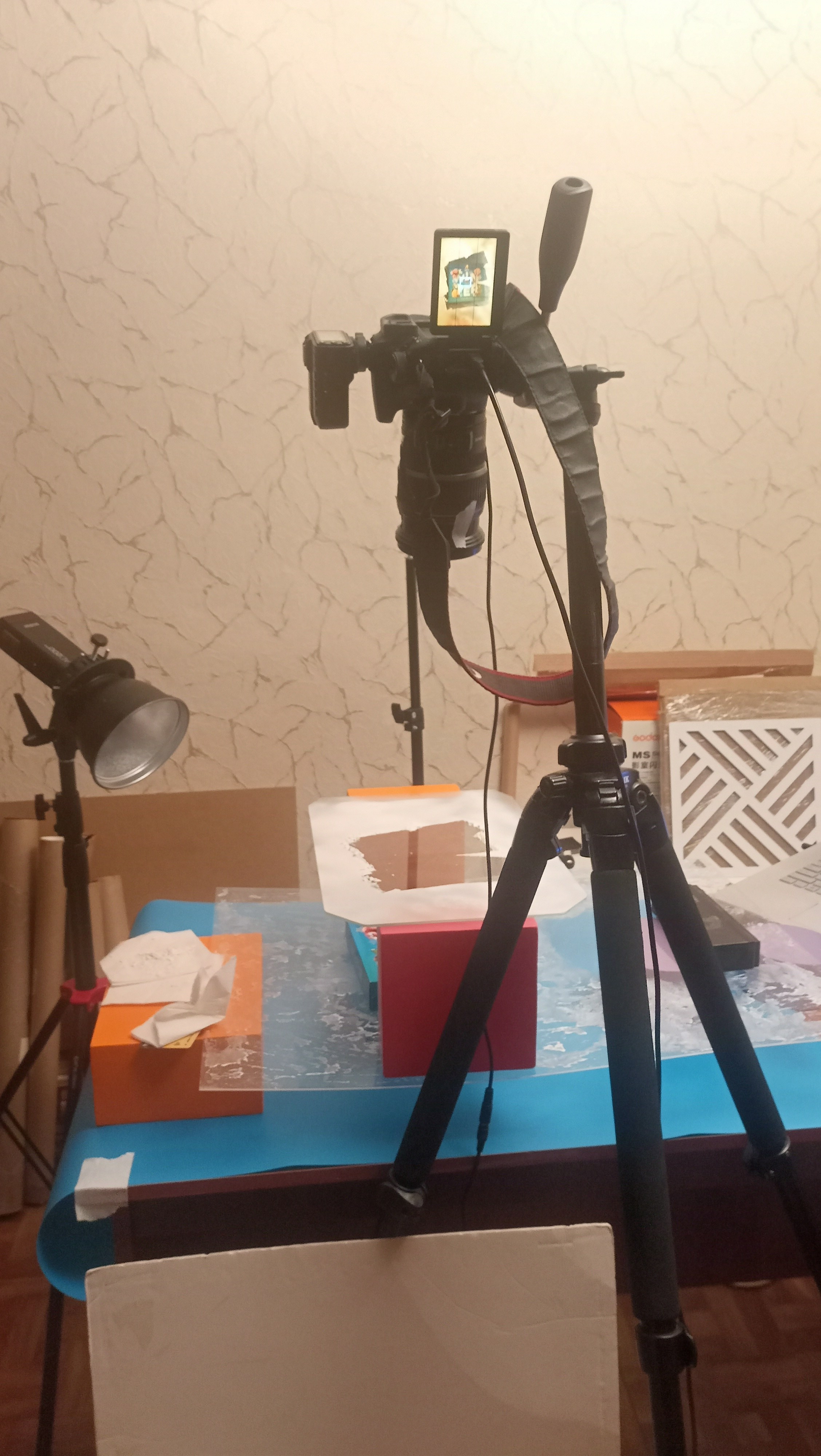 Бэкстейдж со съемки предметного фотографа