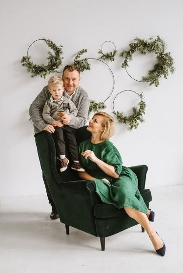 Рекомендации по подбору одежды для семейных новогодних съемок в моей студии. Фотограф новорожденных г. Рязань, детский и семейный фотограф