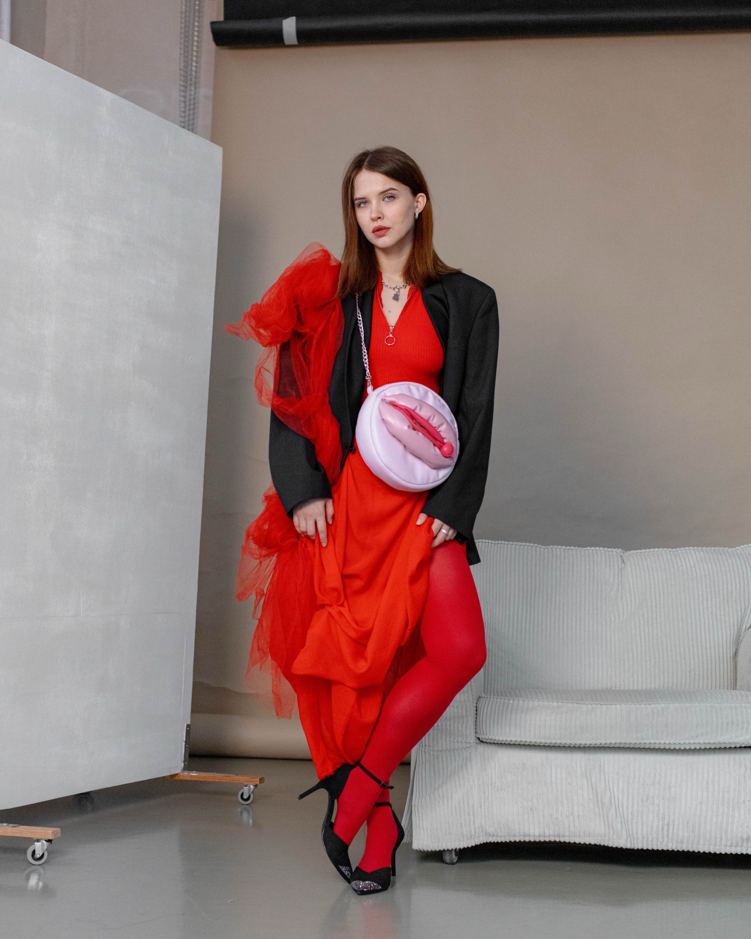 Сумка-piska. Нейрокреатор и AI-преподаватель Лена Капуцин