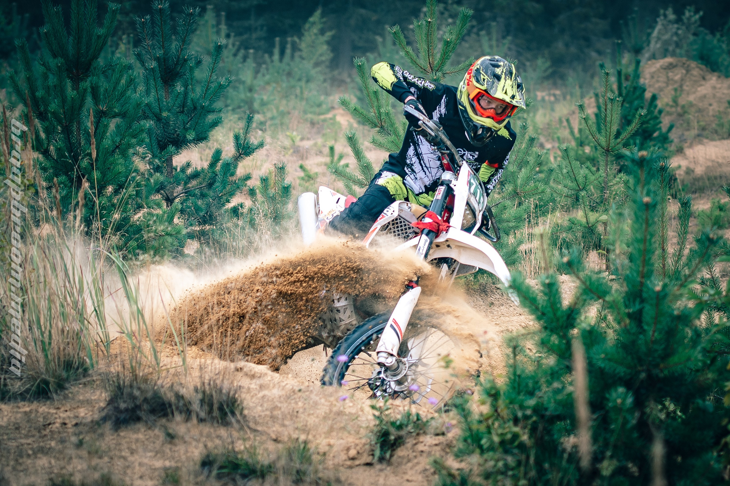 CountryCross. BraapBroom Media Group