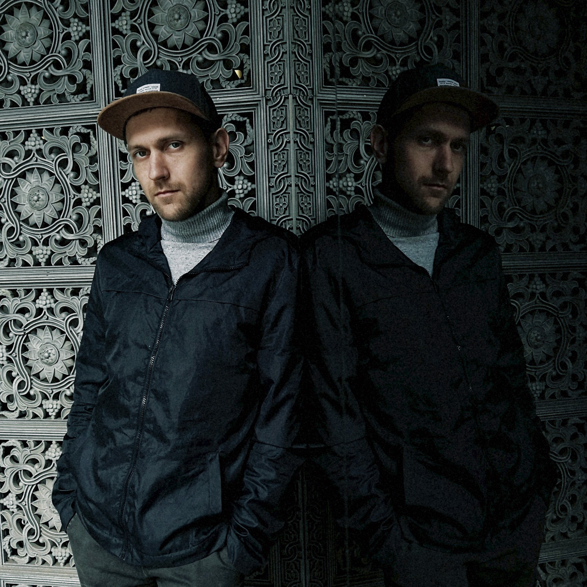 Контакты. Репортажный фотограф в Москве Антон Грибоедов