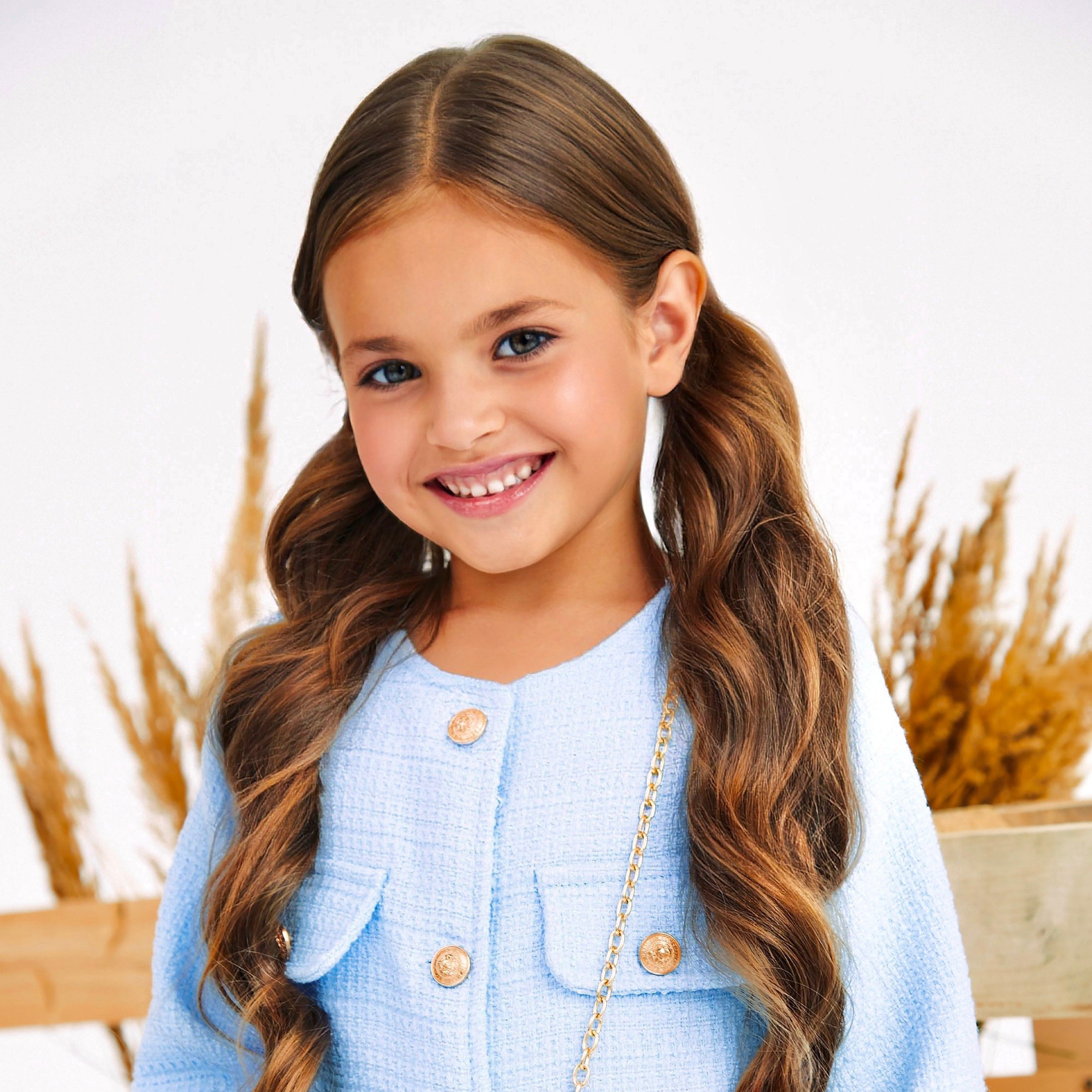 Интересные концепции предметной съемки с участием девочек в Нижнем Новгороде.