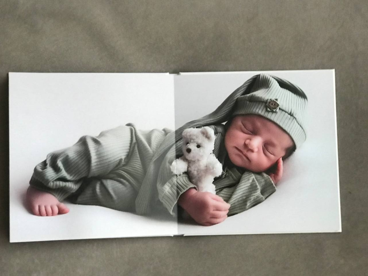 Фотокниги Приморкий край. Глеб. Фотограф новорожденных (ньюборн) в г. Уссурийске Приморский край Ирина Губанова