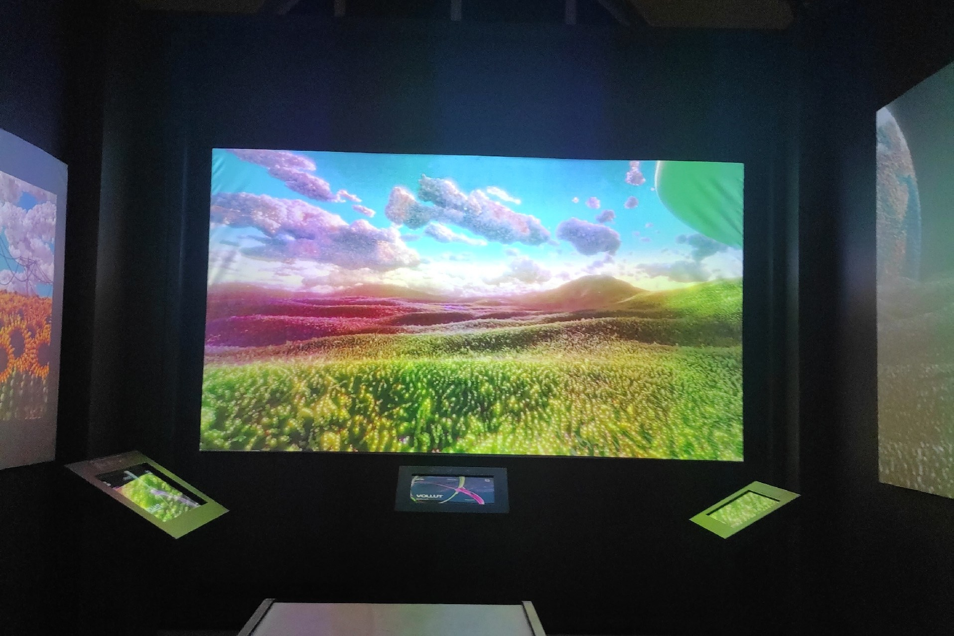 В Перми открылась выставка цифрового искусства «Страна. Связь. Технологии». Журнал о самом особенном. Пермь и Пермский край