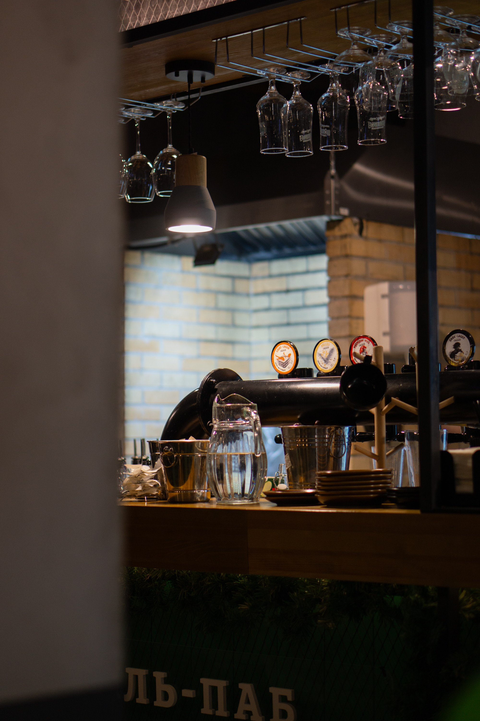 Вечер пятницы в Ермолаев. Начинающий фотограф-любитель Евгений Серебряков в Екатеринбурге