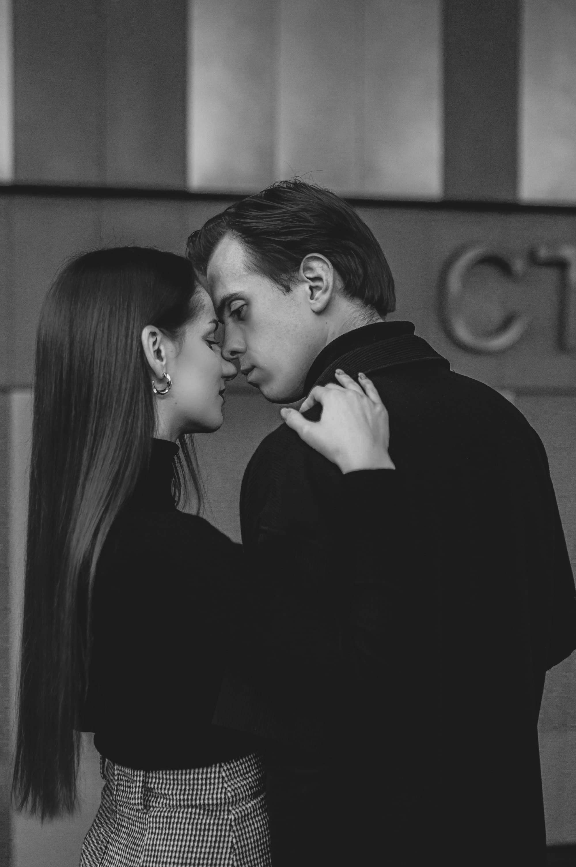 влюбленная пара, черно-белая фотография в сочи и адлере