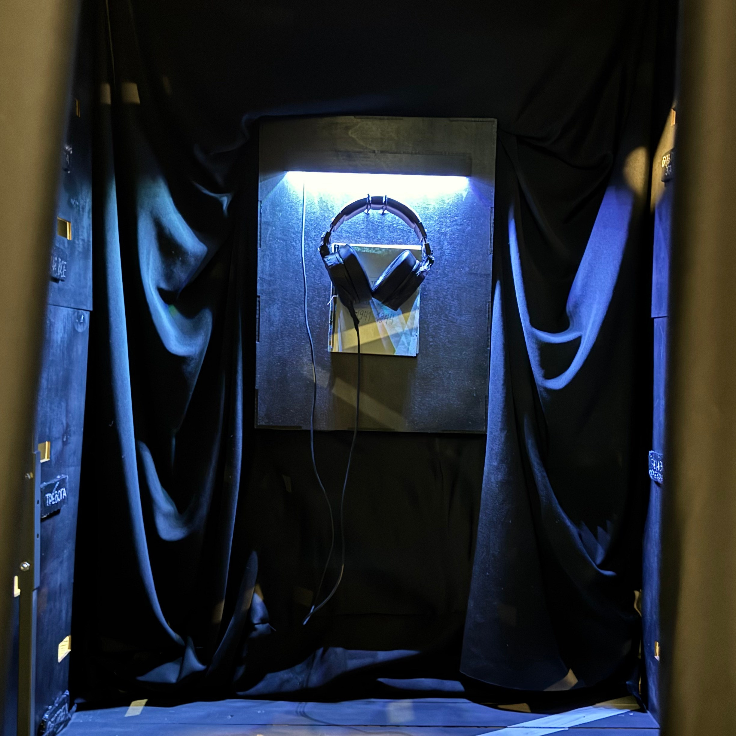 Инсталляция «Темная сторона». Фотограф Анастасия Арланцева