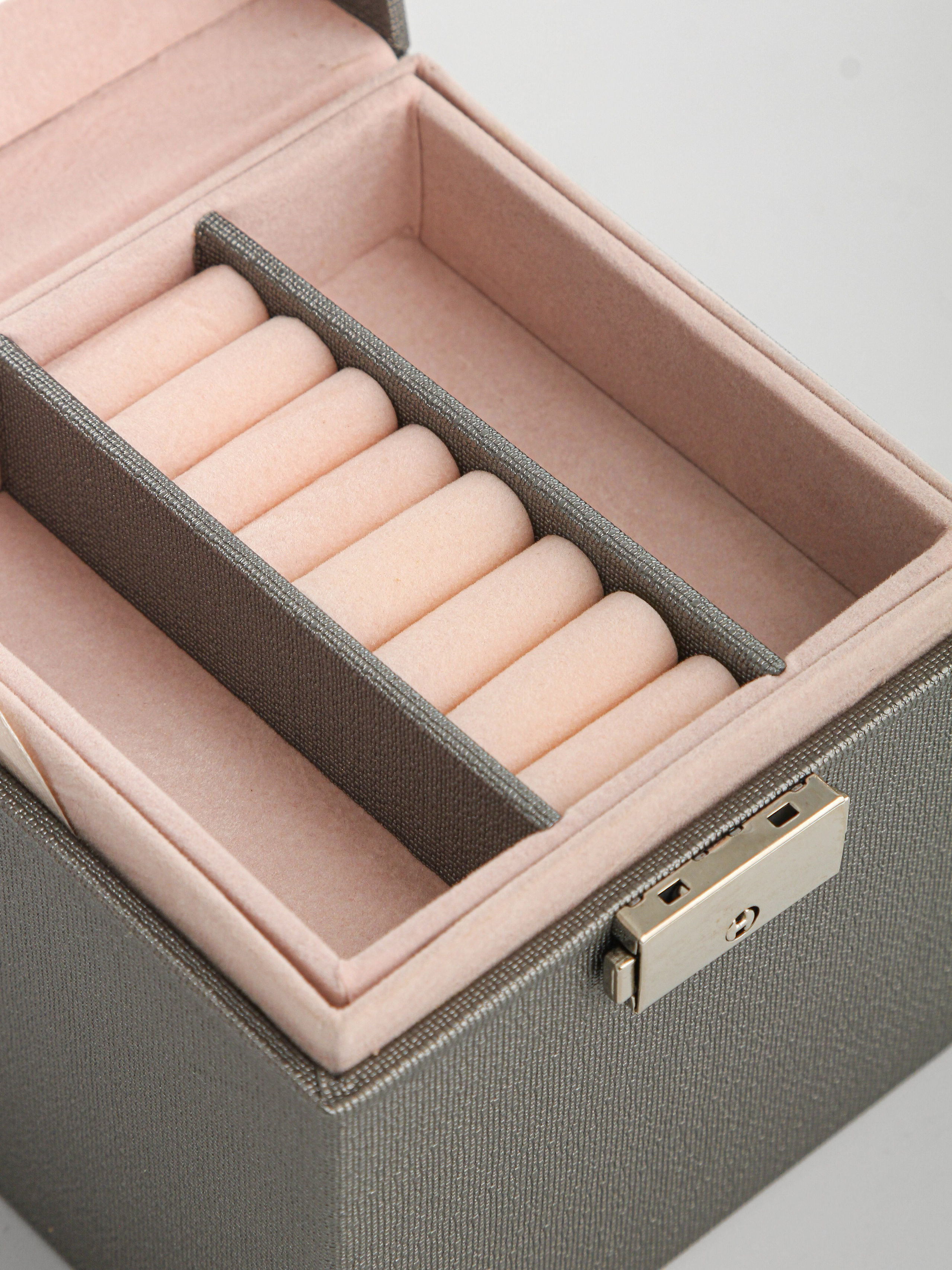 Фотосъемка шкатулок и сумок для каталогов | Кейс предметного фотографа. Предметный фотограф в СПб | Съемка для Wildberries, Ozon, рекламы | Алан Ульбашев