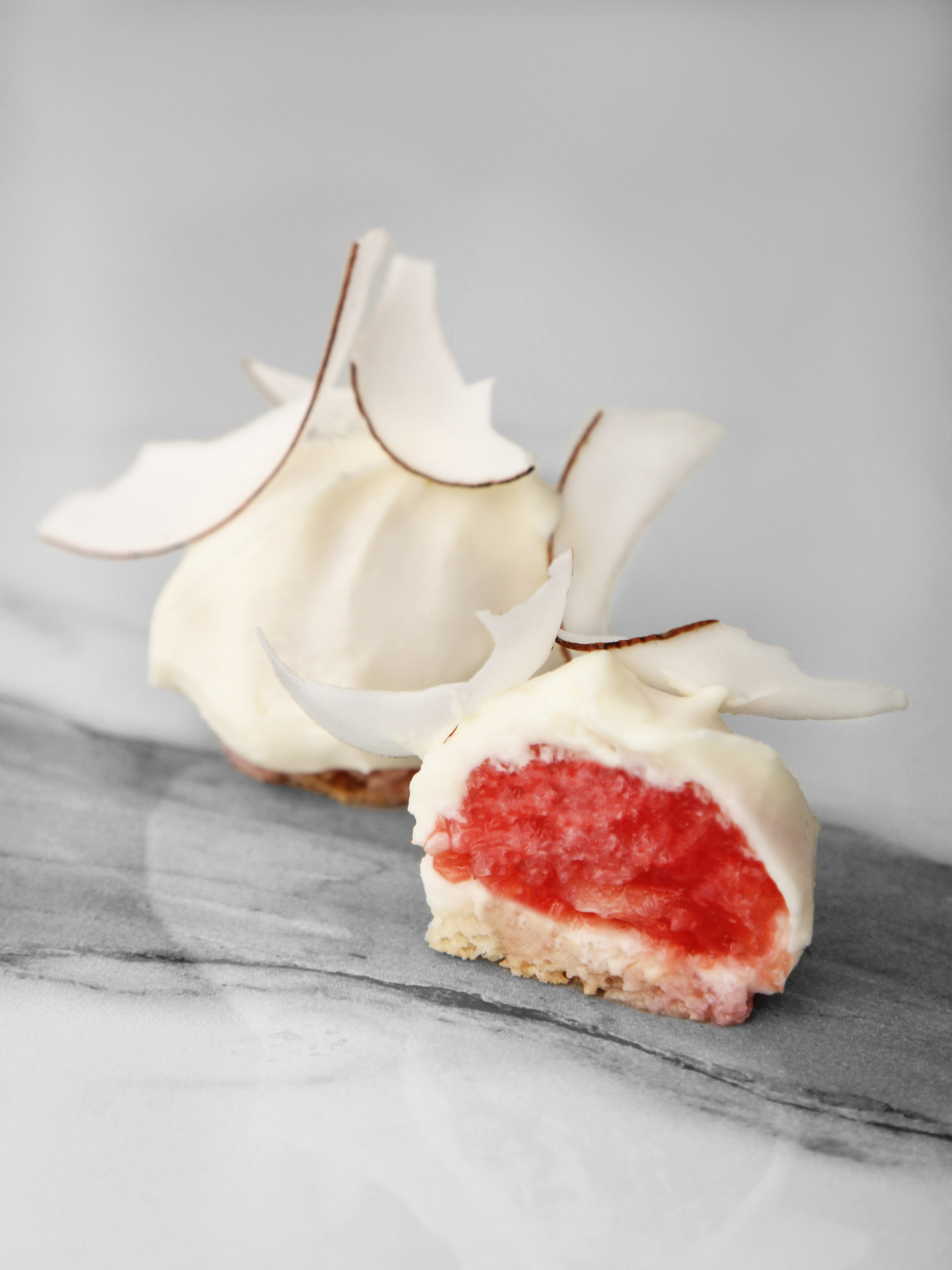 Фуд-фотография в двух стилях: яркие десерты и минимализм закусок | food fashion. Предметный фотограф в СПб | Съемка для Wildberries, Ozon, рекламы | Алан Ульбашев