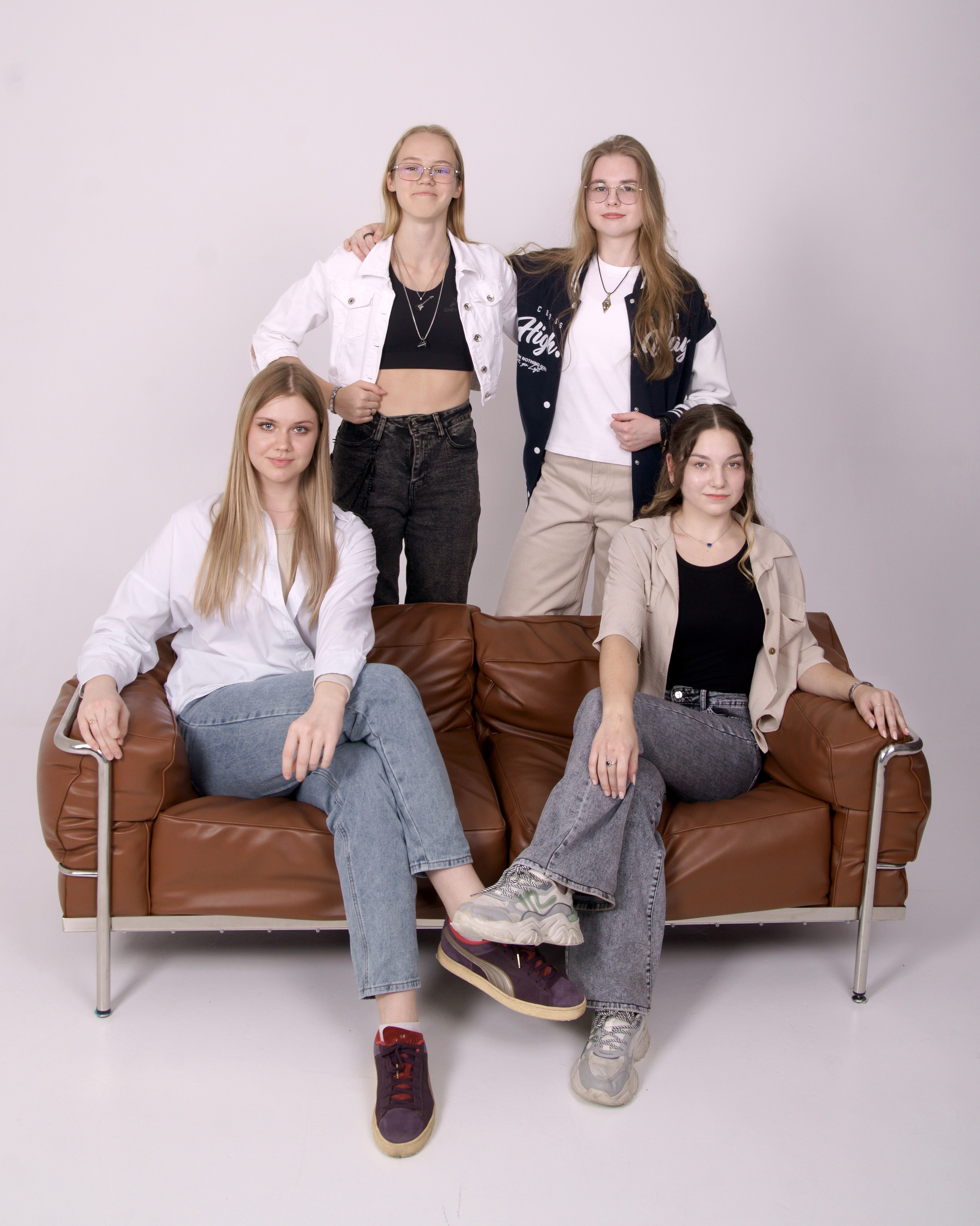 Выпускные альбомы для 9,11 класса в Иркутске — Цены