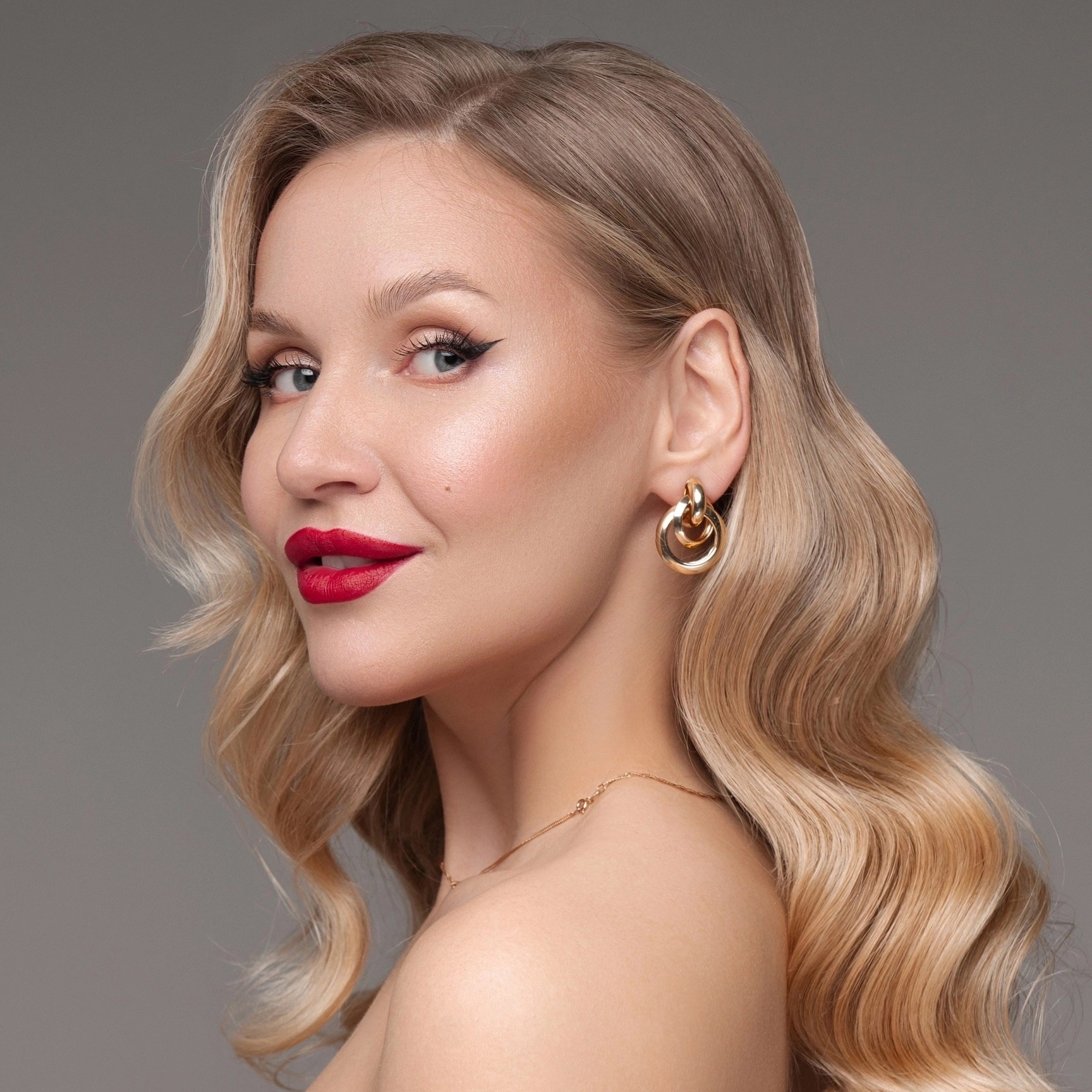 Профессия визажист. Оксана Волик фотограф в Архангельске. Аренда фотостудии White Studio