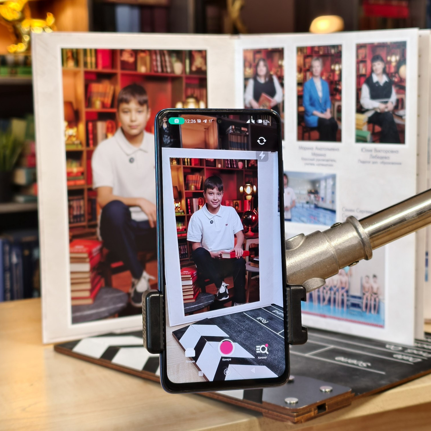 Живой выпускной Альбом для старшей школы - "Блогер", где все фото оживающие. Красноярск и ближние города и поселки красноярского края. Саянский. Уяр. Большая Мурта. Заозерный