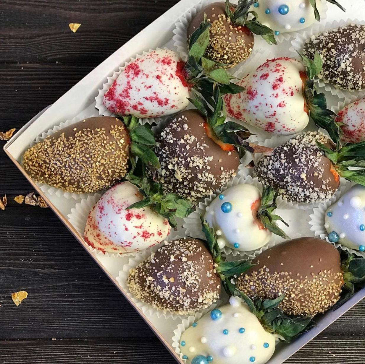 Наборы из клубники в шоколаде Сургут. Клубника в шоколаде в Сургуте