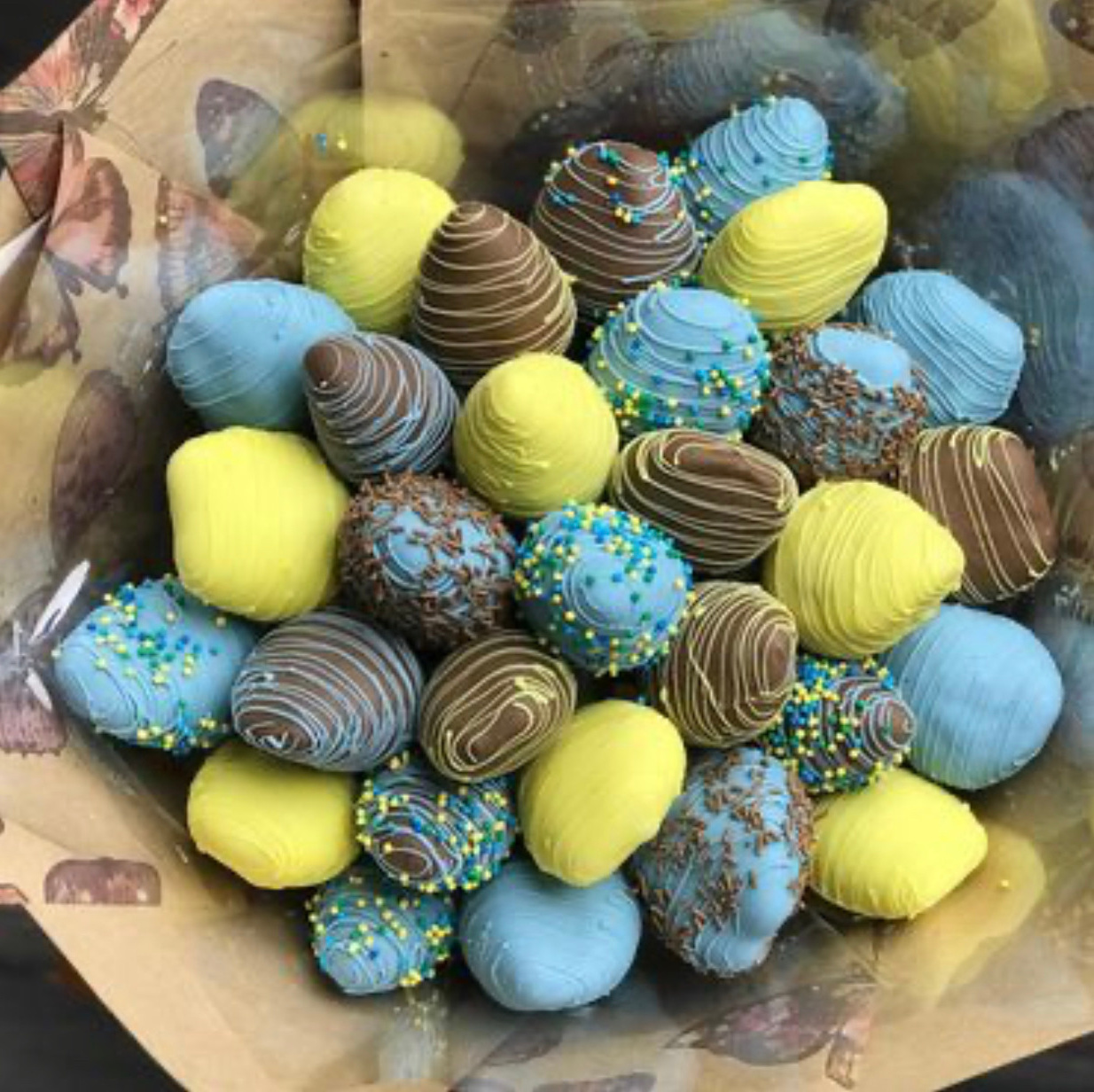 Клубника в шоколаде в букете Сургут