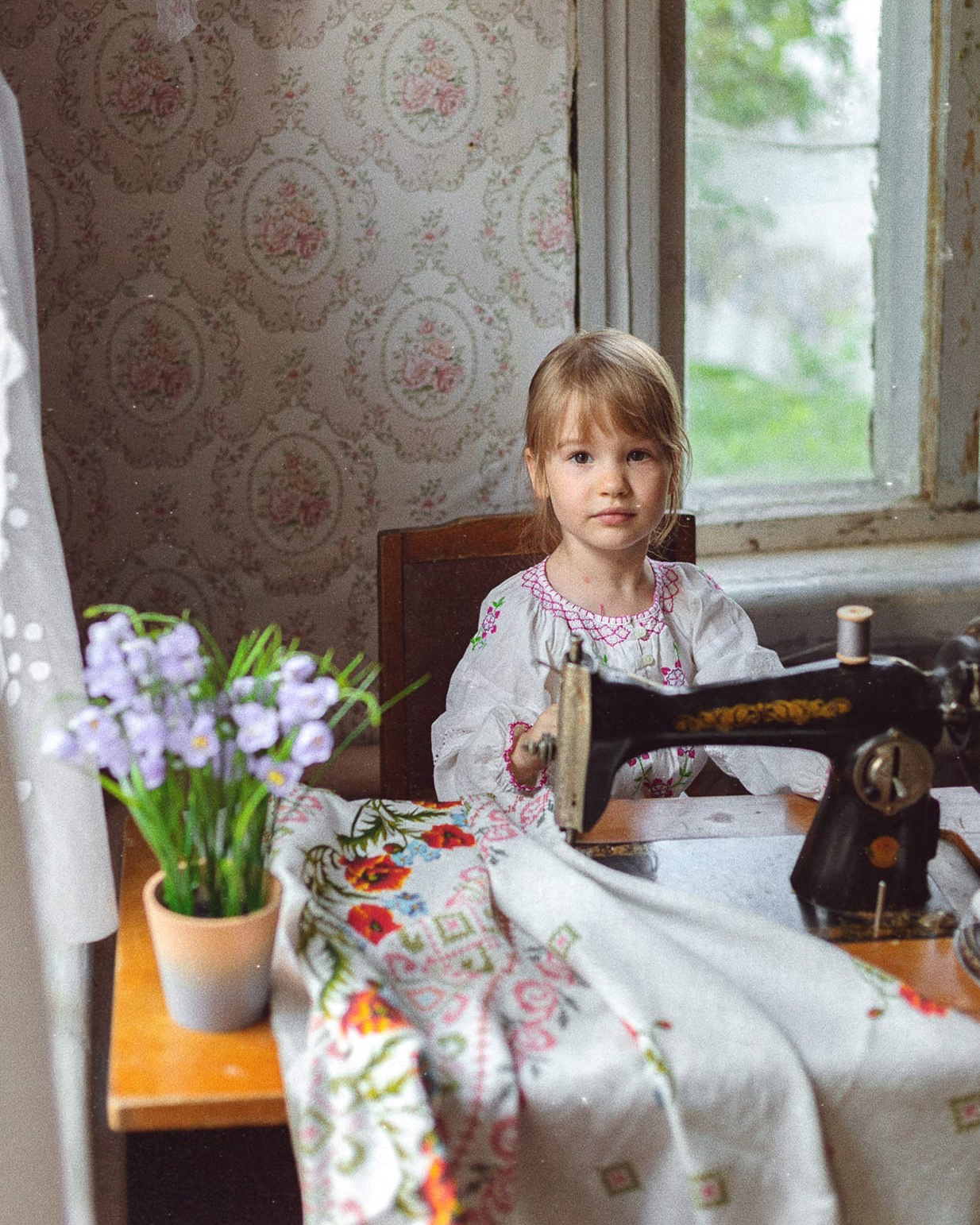 Семейная фотосессия, фотосессия в деревне, деревенский дом, чаепитие. Профессиональный фотограф, фотохудожник, видеограф из Москвы