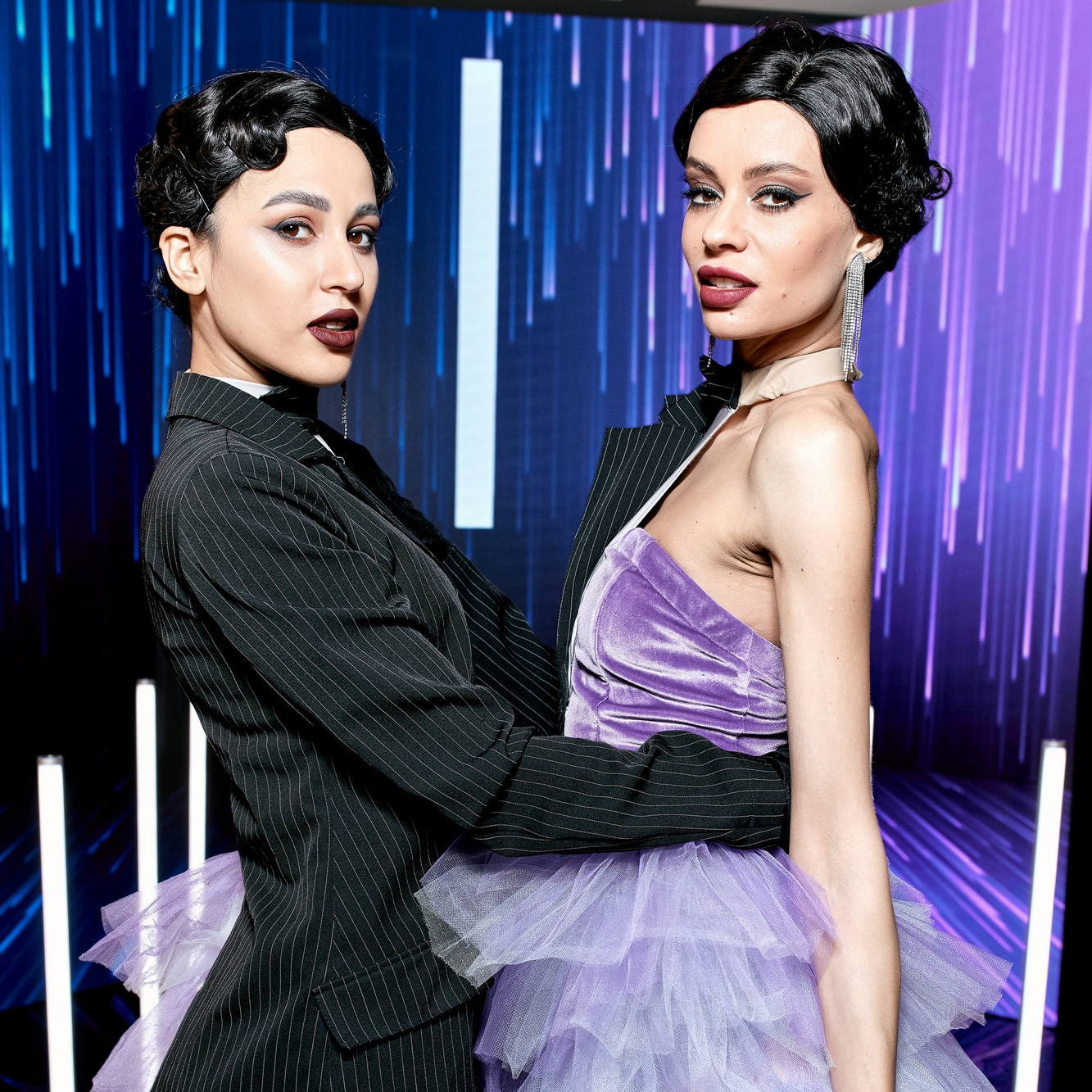 Фотограф проводит фотосъёмку ДР – фотография гостей со дня рождения именинницы из Москвы