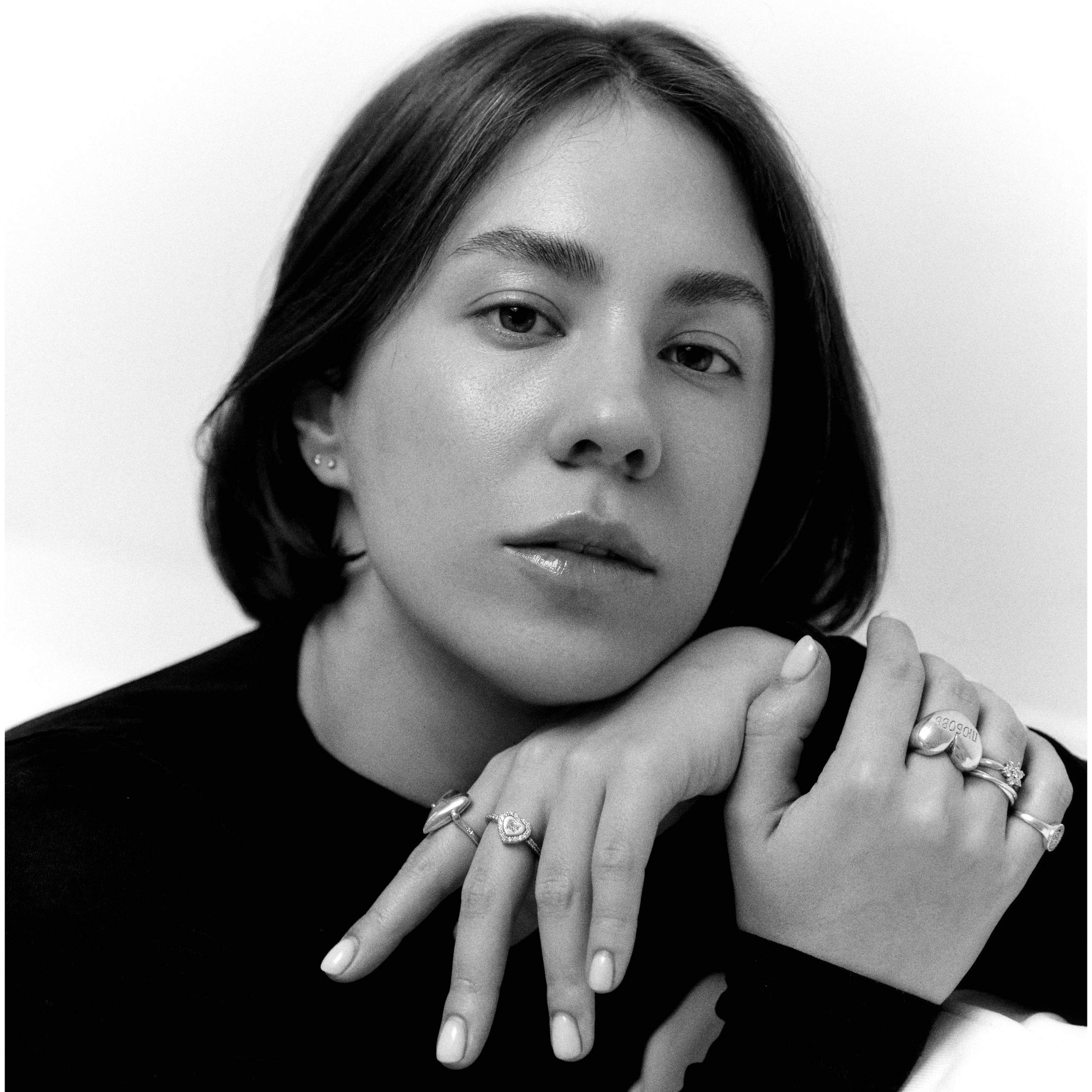 I am. Portrait and backstage photographer Nina Crane