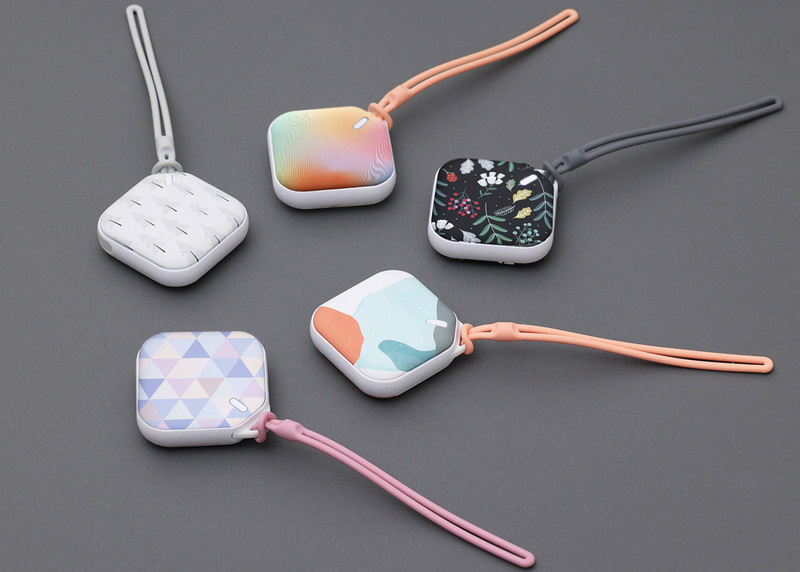 Электронная грелка, умещающаяся в руке «e-Kairo Carre 2023». Фотограф — видеограф в Москве Дмитрий Менделеев