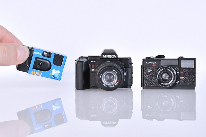 Капсульная игрушка в честь 150-летия Konica Minolta. Фотограф — видеограф в Москве Дмитрий Менделеев