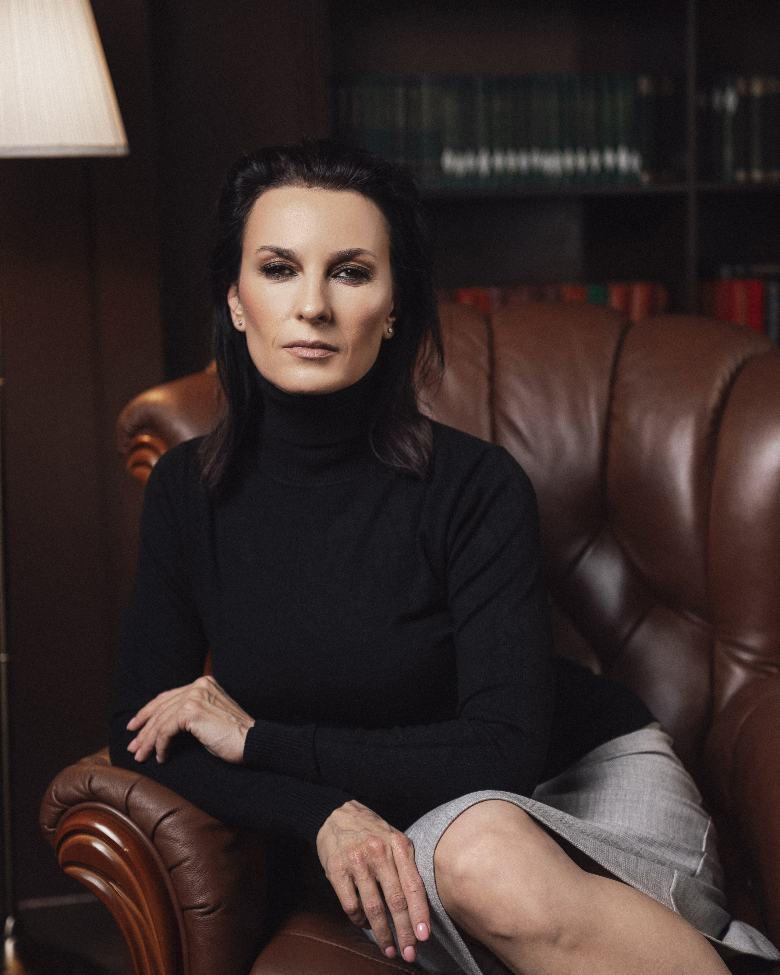 Фотосъёмка для Instagram — уютная атмосфера, девушка на фоне интерьера