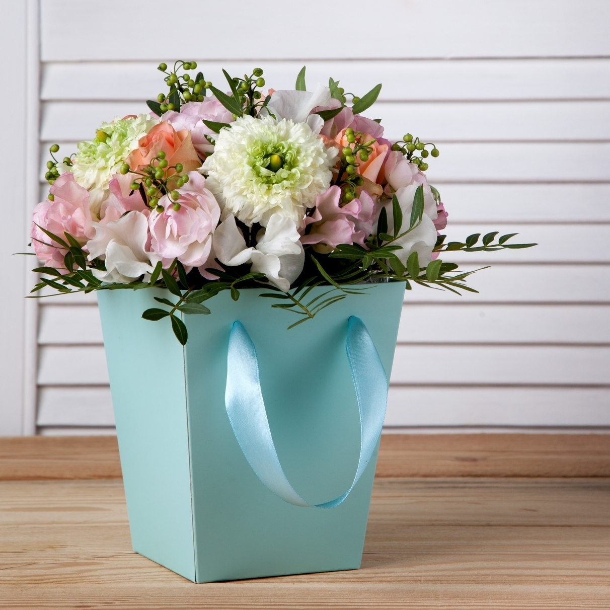 Композиция в коробке. Флорист Маргарита Гладкова