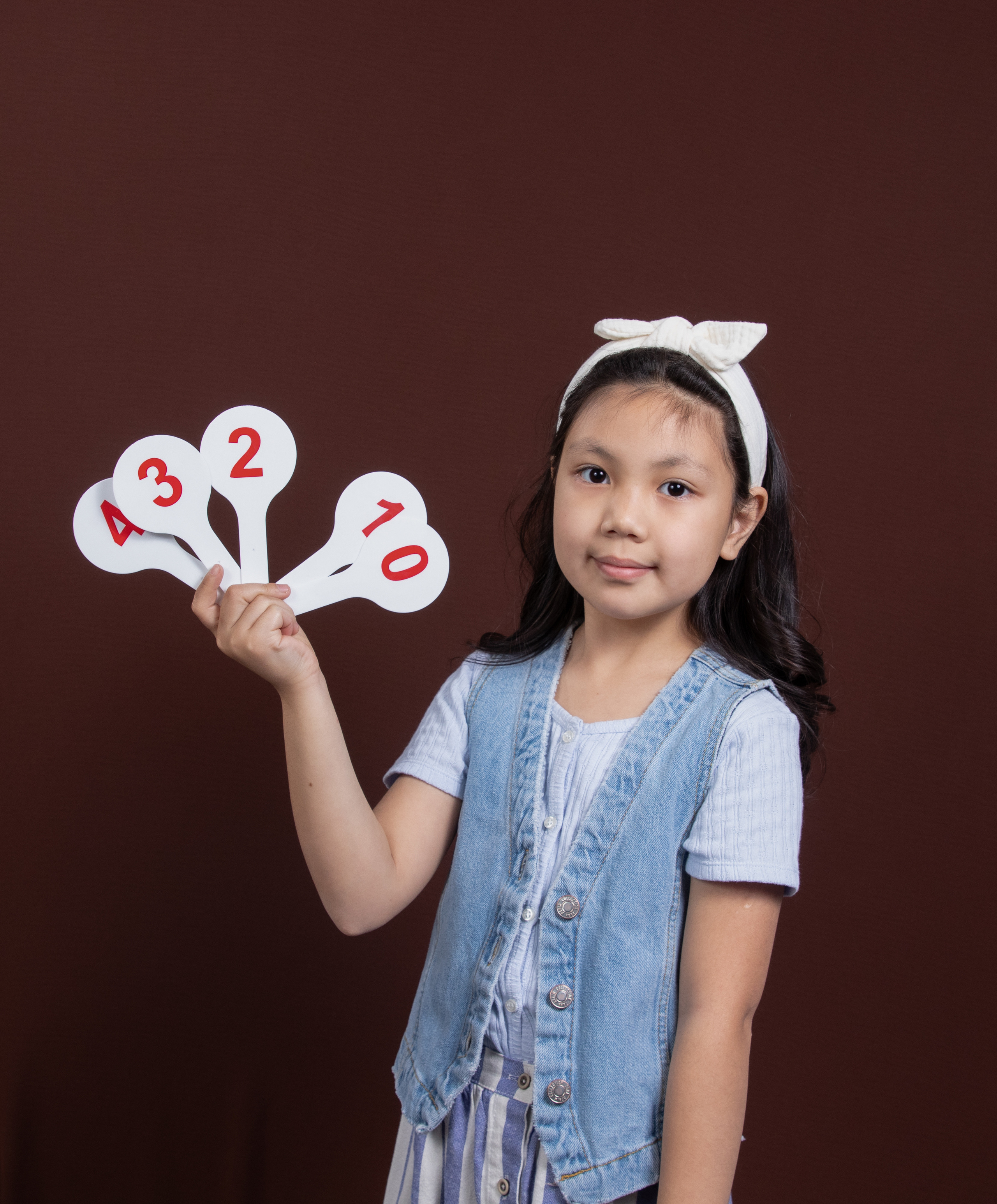 Портрет школьника с применением профессионального оборудования. Детский фотограф в Алматы, виньетки, выпускной альбом Алматы