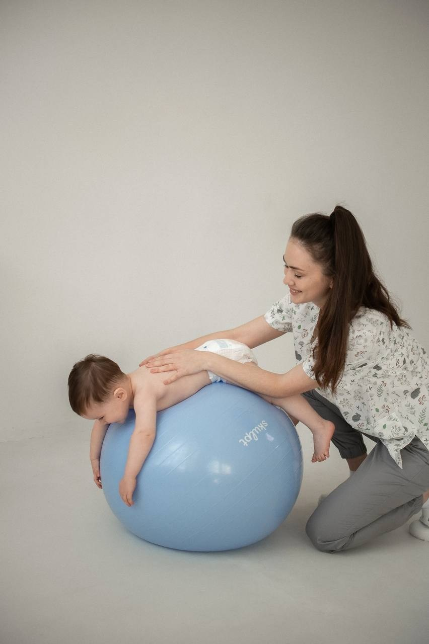 Специалист по детскому массажу Айна Козырева