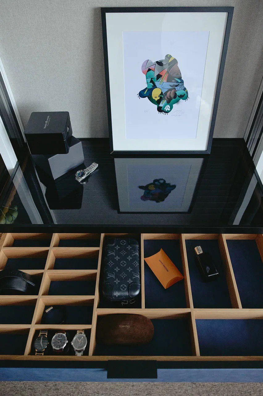 Black Raven. Elizarova Design Studio