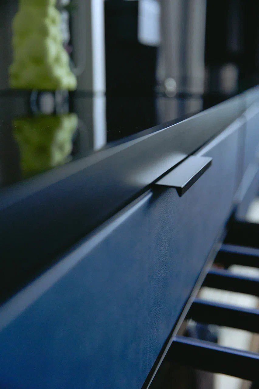 Black Raven. Elizarova Design Studio