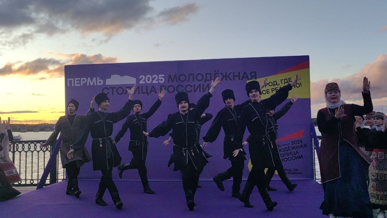Пермский театр «У Моста» открыл 38-й театральный сезон. Журнал о самом особенном. Пермь и Пермский край