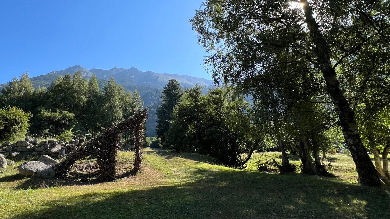 Ленд Арт на Кавказе. Скульптор Алексей Дмитриев