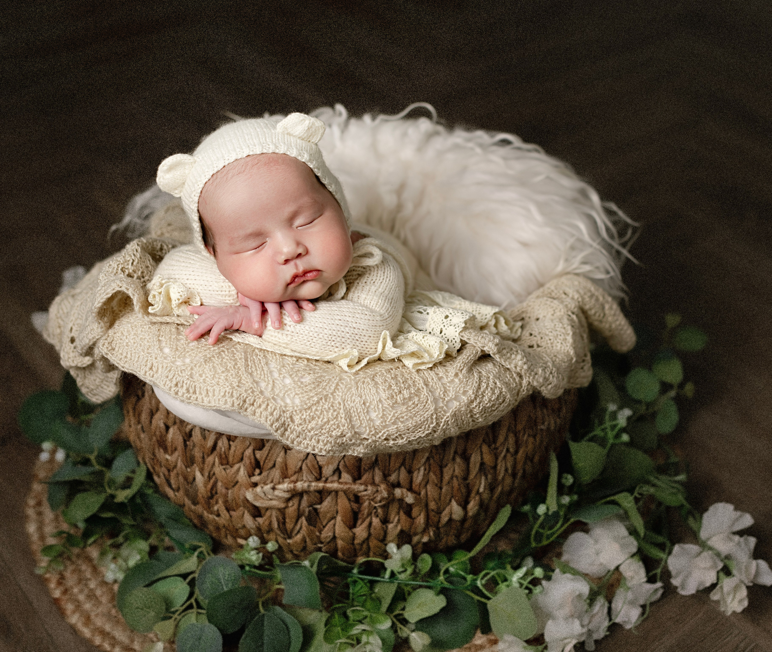 Newborn photographer in Abu-Dhabi