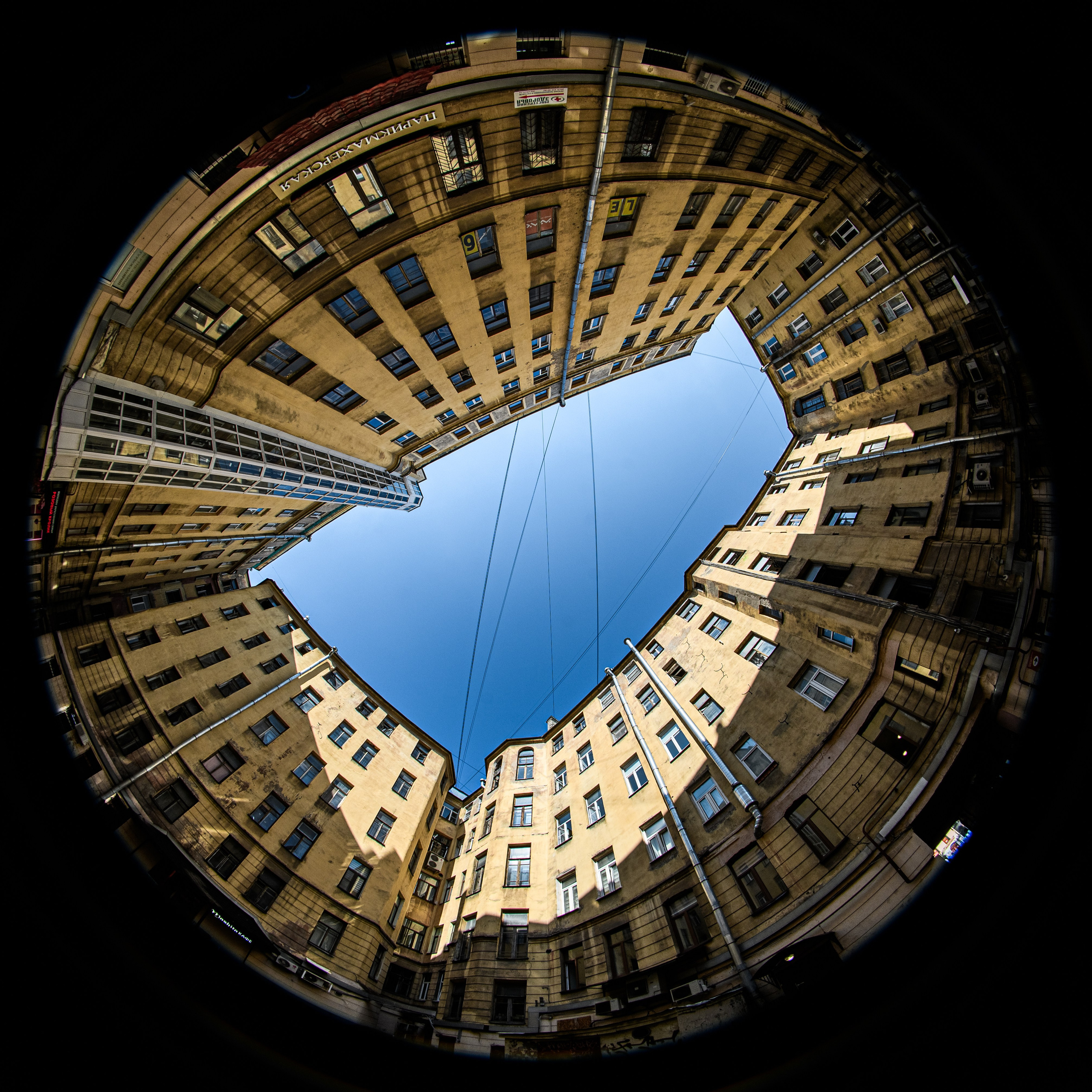 Дворы-колодцы Санкт-Петербурга (Петроградская сторона) | Фотопроект Алексея Клейменова