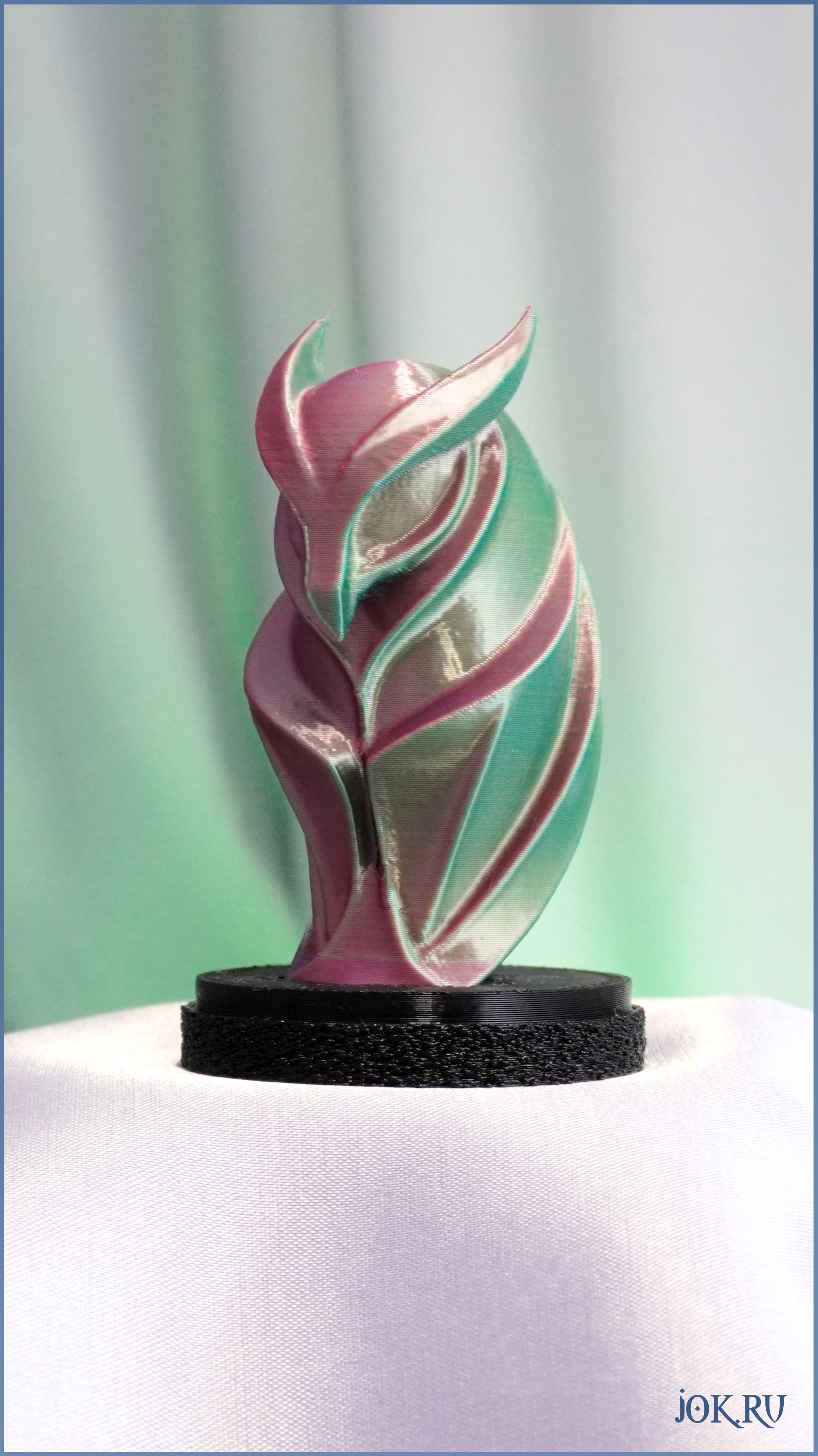 Статуэтка сова — символ мудрости и защиты, идеальный выбор для тех, кто ищет необычный и значимый сувенир