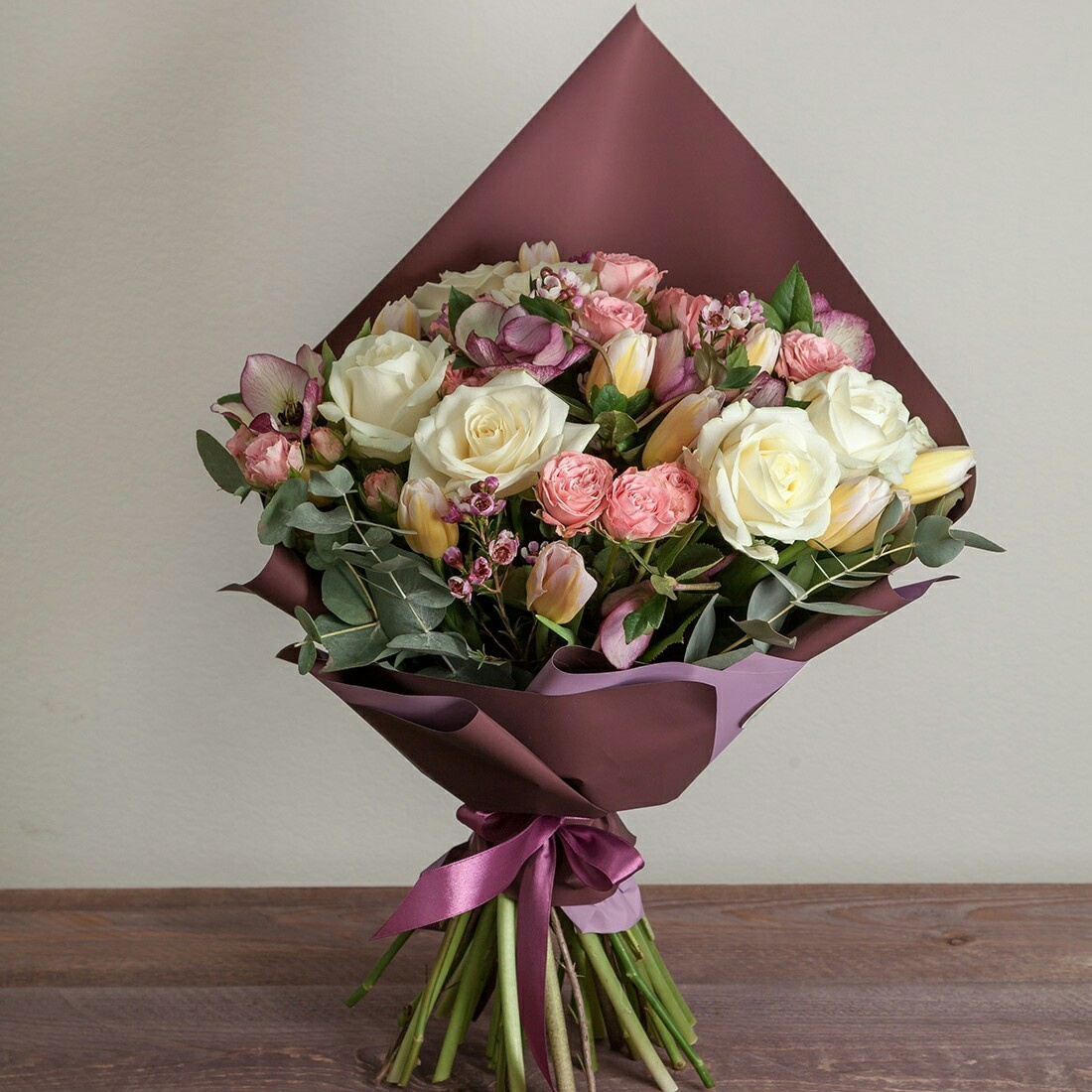 Букет розы и тюльпаны. Флорист Маргарита Гладкова