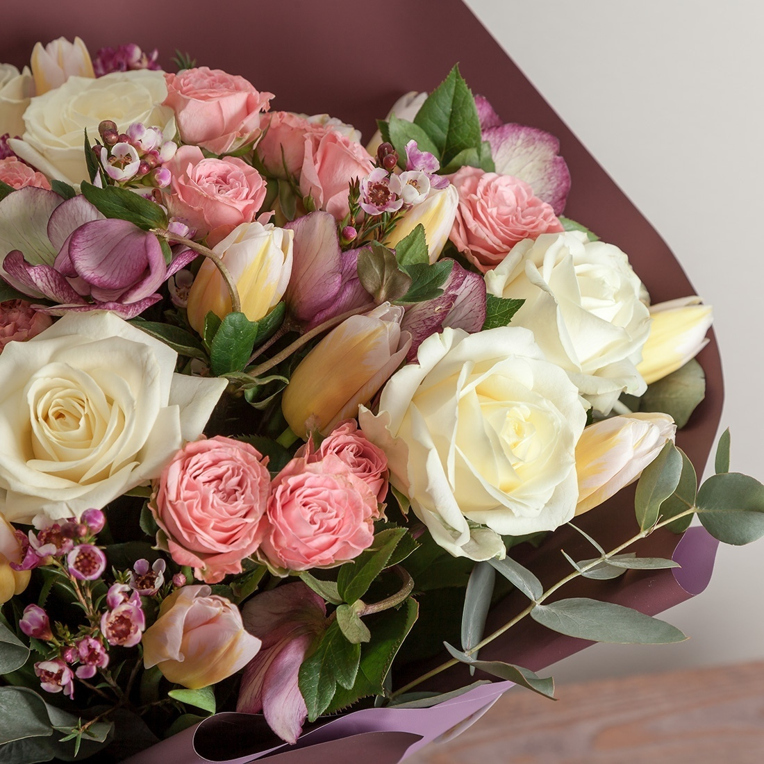 Букет розы и тюльпаны. Флорист Маргарита Гладкова