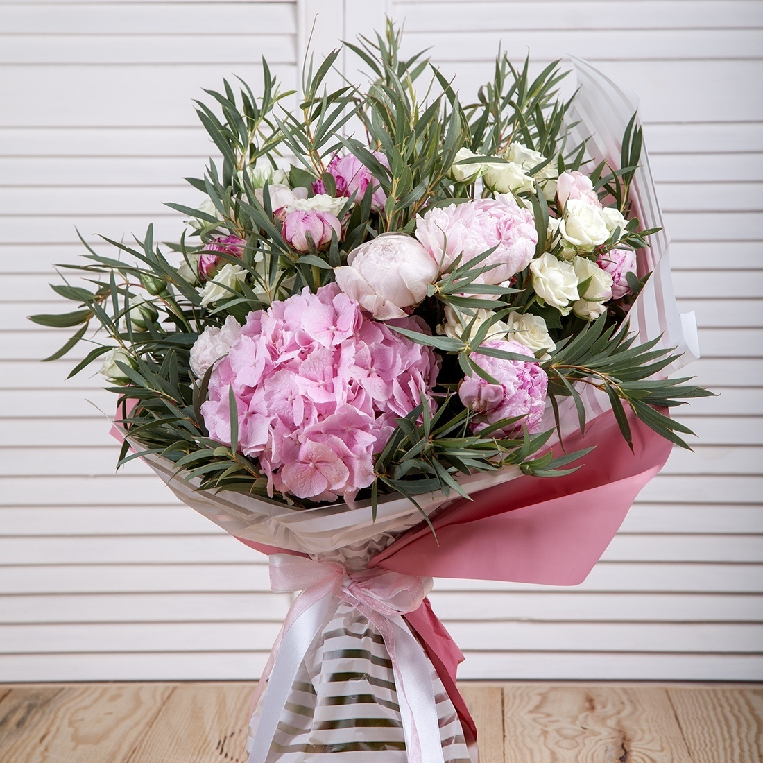 Букет пионы, розы, розовая гортензия. Флорист Маргарита Гладкова