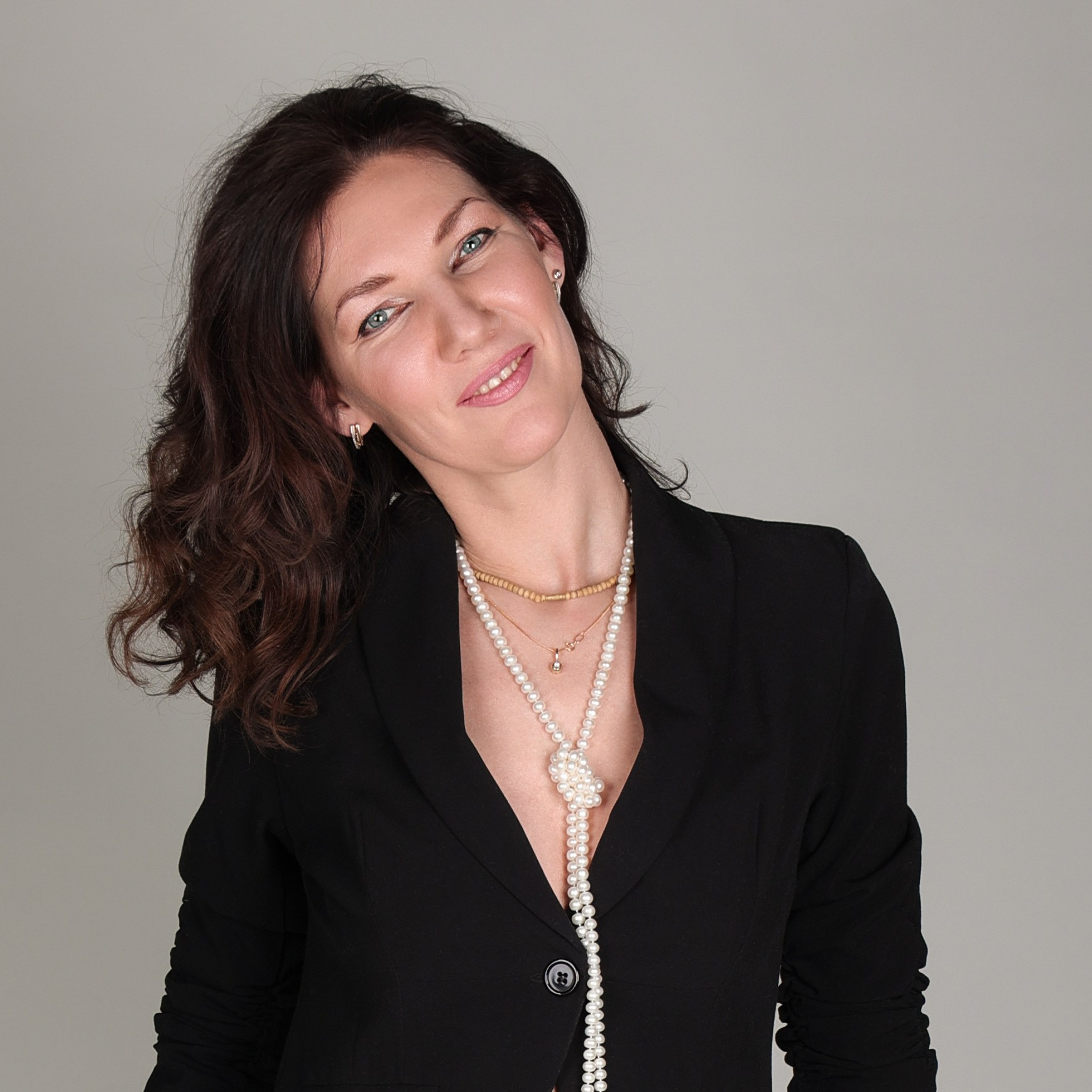 Контакты. Фотограф Москва, студийные фотосессии, фотограф в стиле Vogue, Милана Латышева