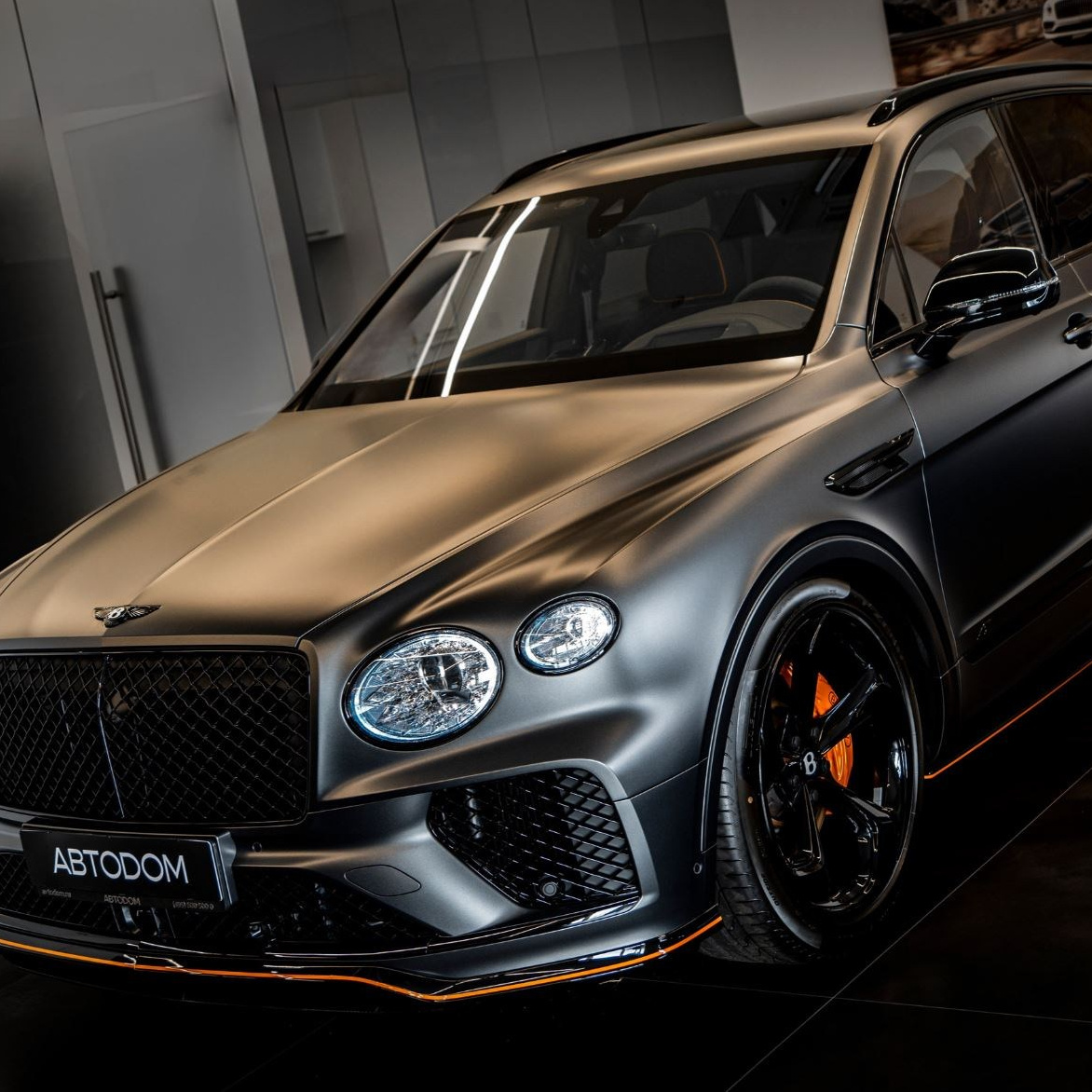 Bentley Bentayga черного матового цвета