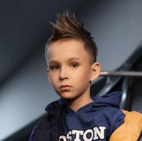 Модели дети для рекламной предметной съемки в Красноярске